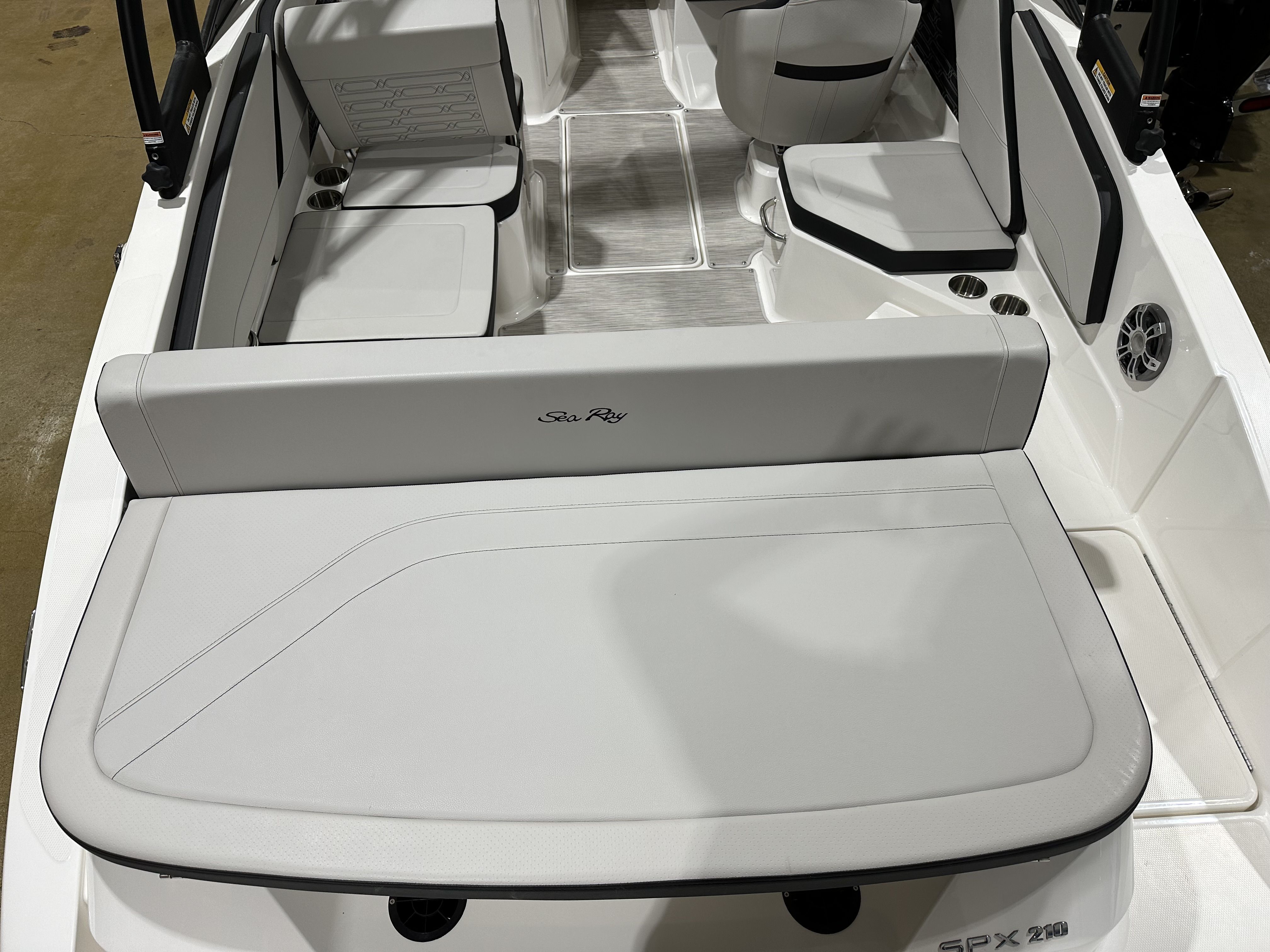 2024 Sea Ray SPX 210 Image Thumbnail #12