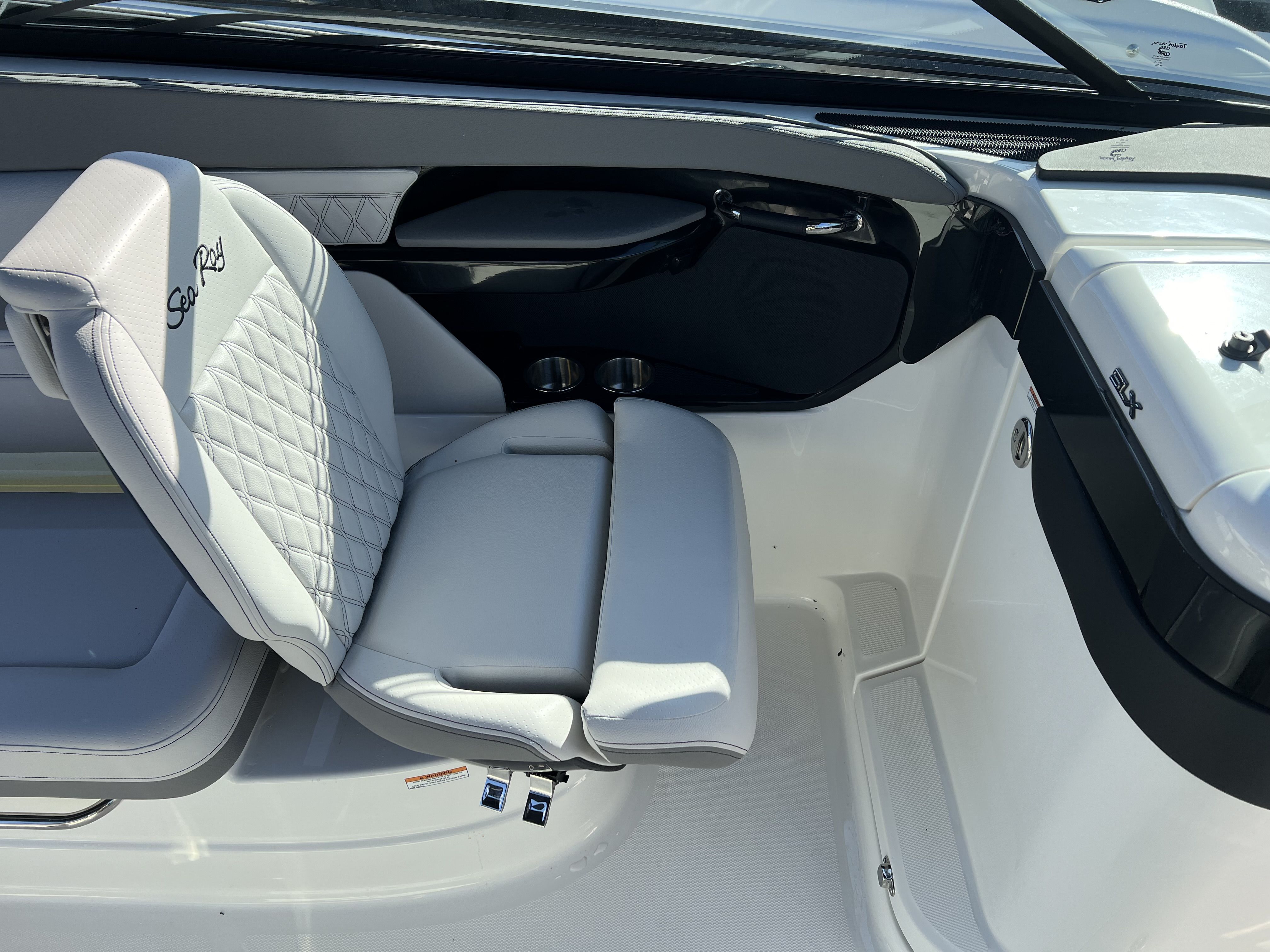 2024 Sea Ray SLX 260 Surf Image Thumbnail #12