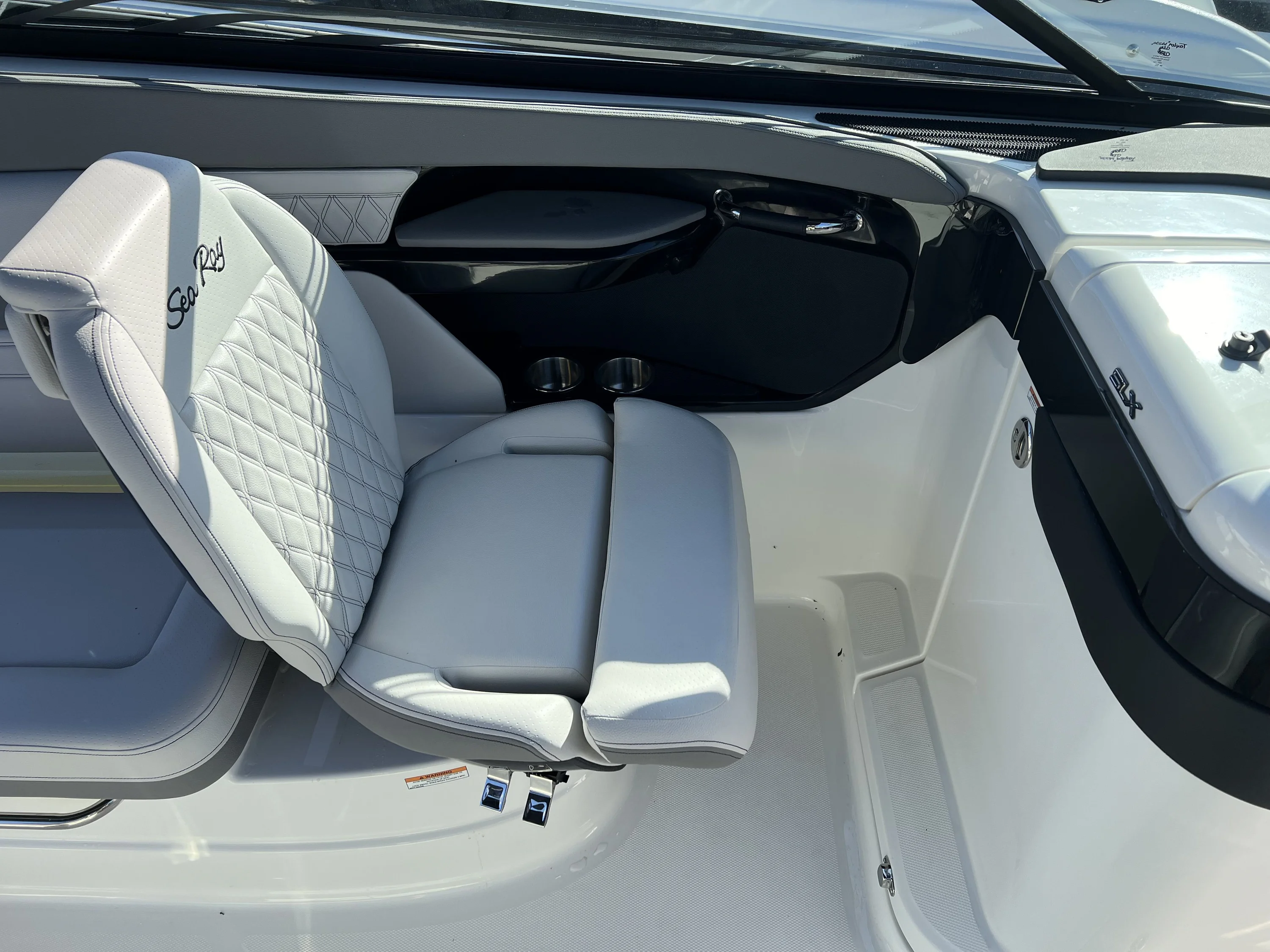 2024 Sea Ray SLX 260 Surf Image Thumbnail #12