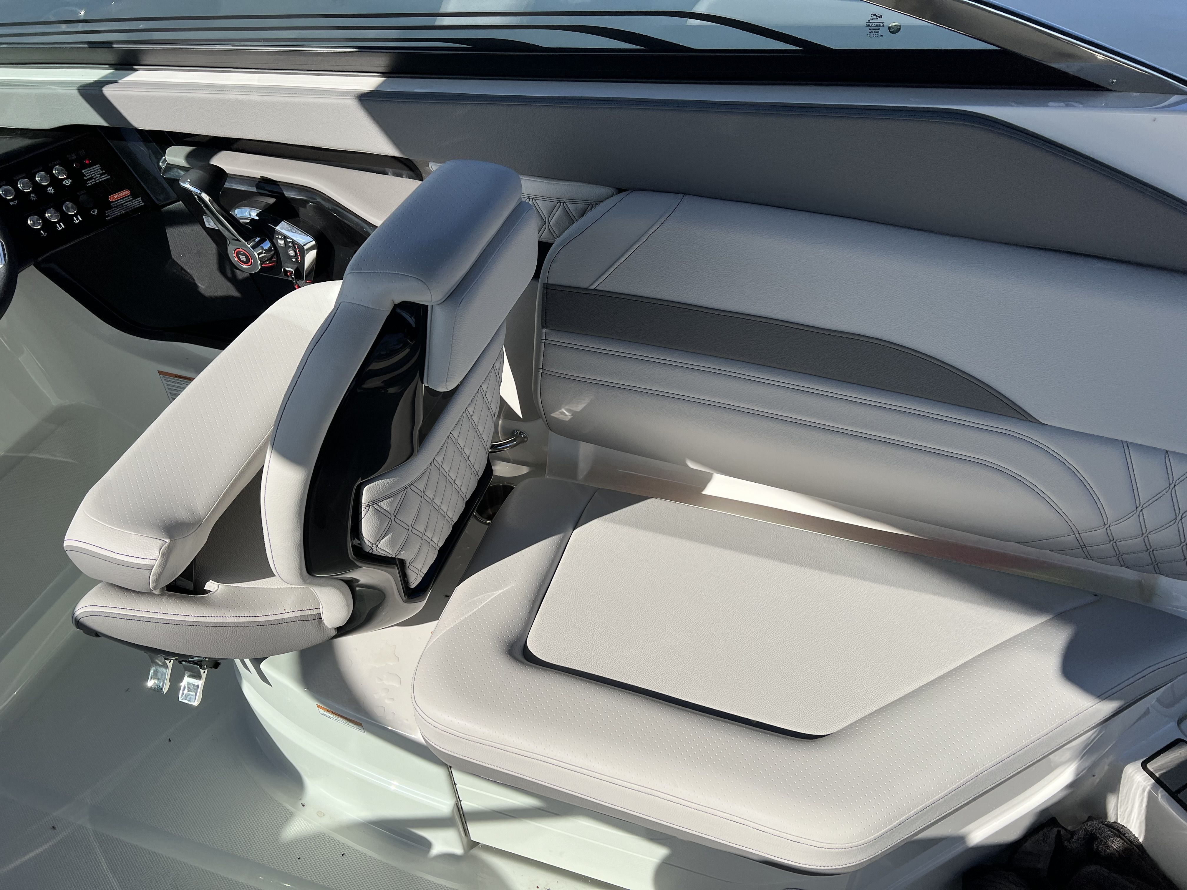 2024 Sea Ray SLX 260 Surf Image Thumbnail #14