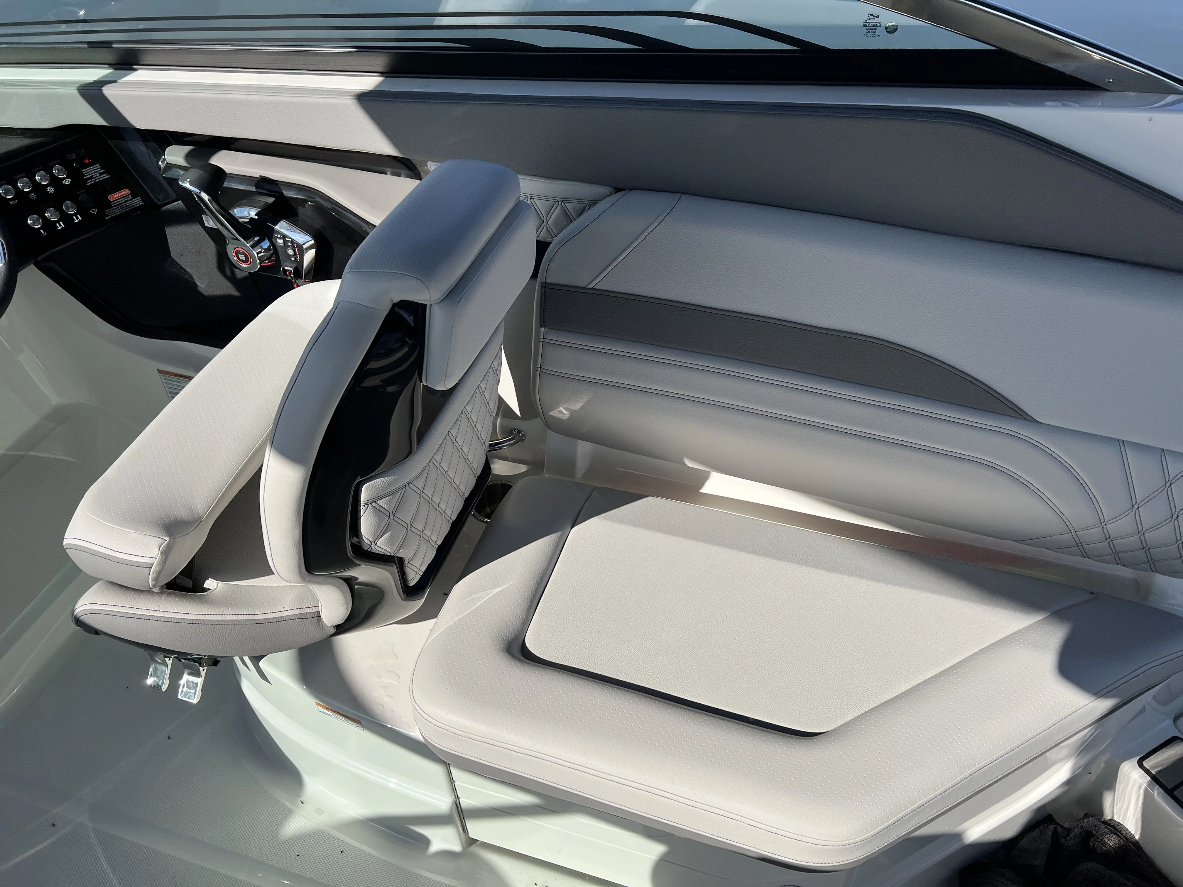 2024 Sea Ray SLX 260 Surf Image Thumbnail #14