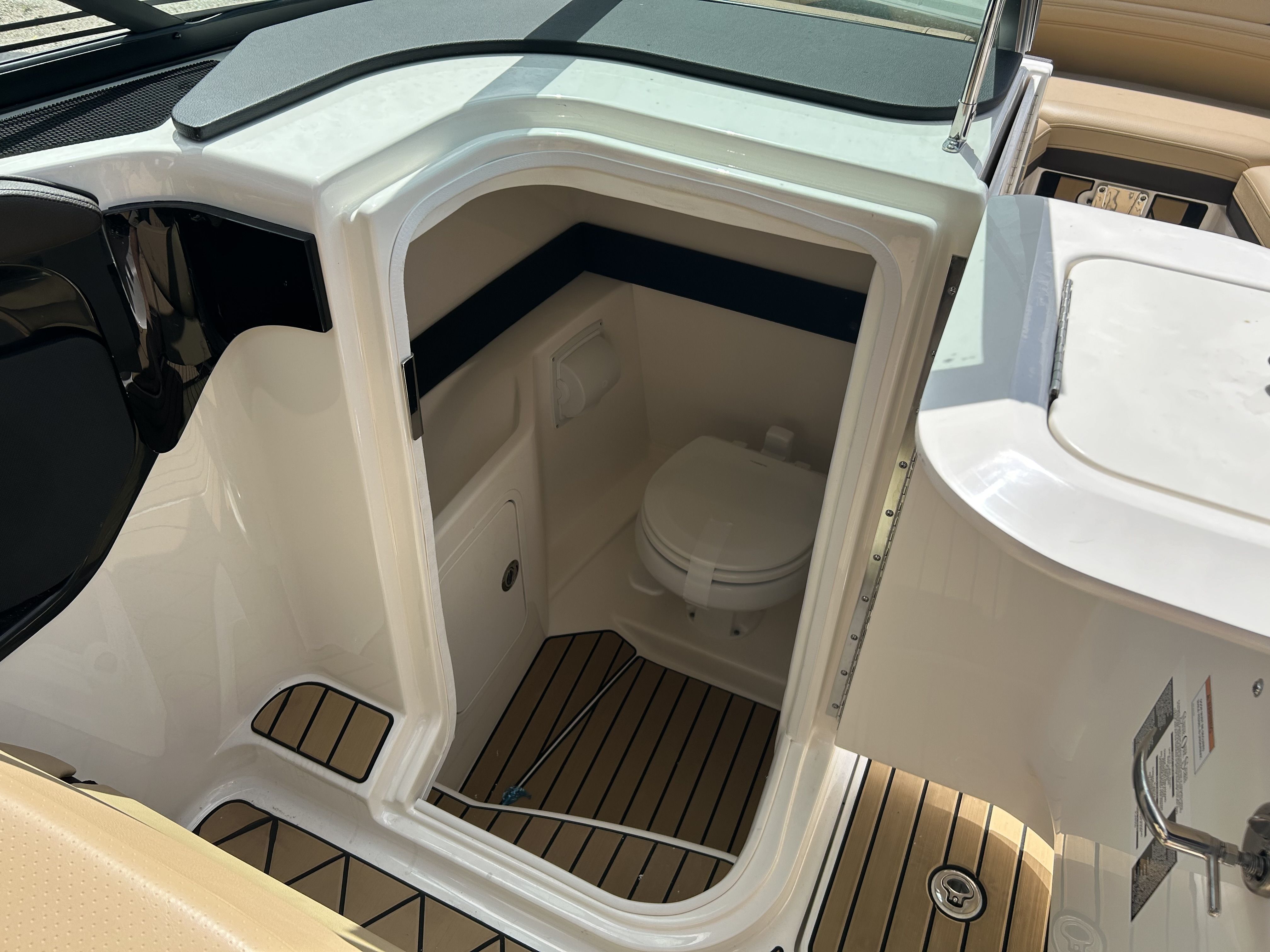 2024 Sea Ray SLX 260 Surf Image Thumbnail #11