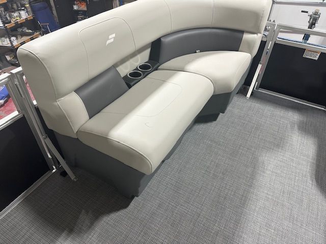 2025 Starcraft LX 20 F Image Thumbnail #3