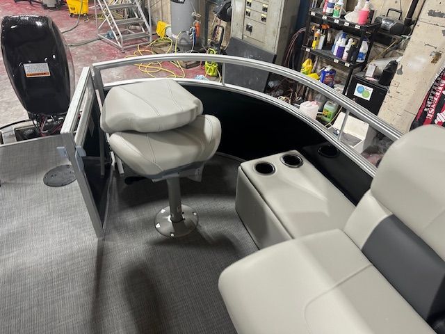 2025 Starcraft LX 20 F Image Thumbnail #12