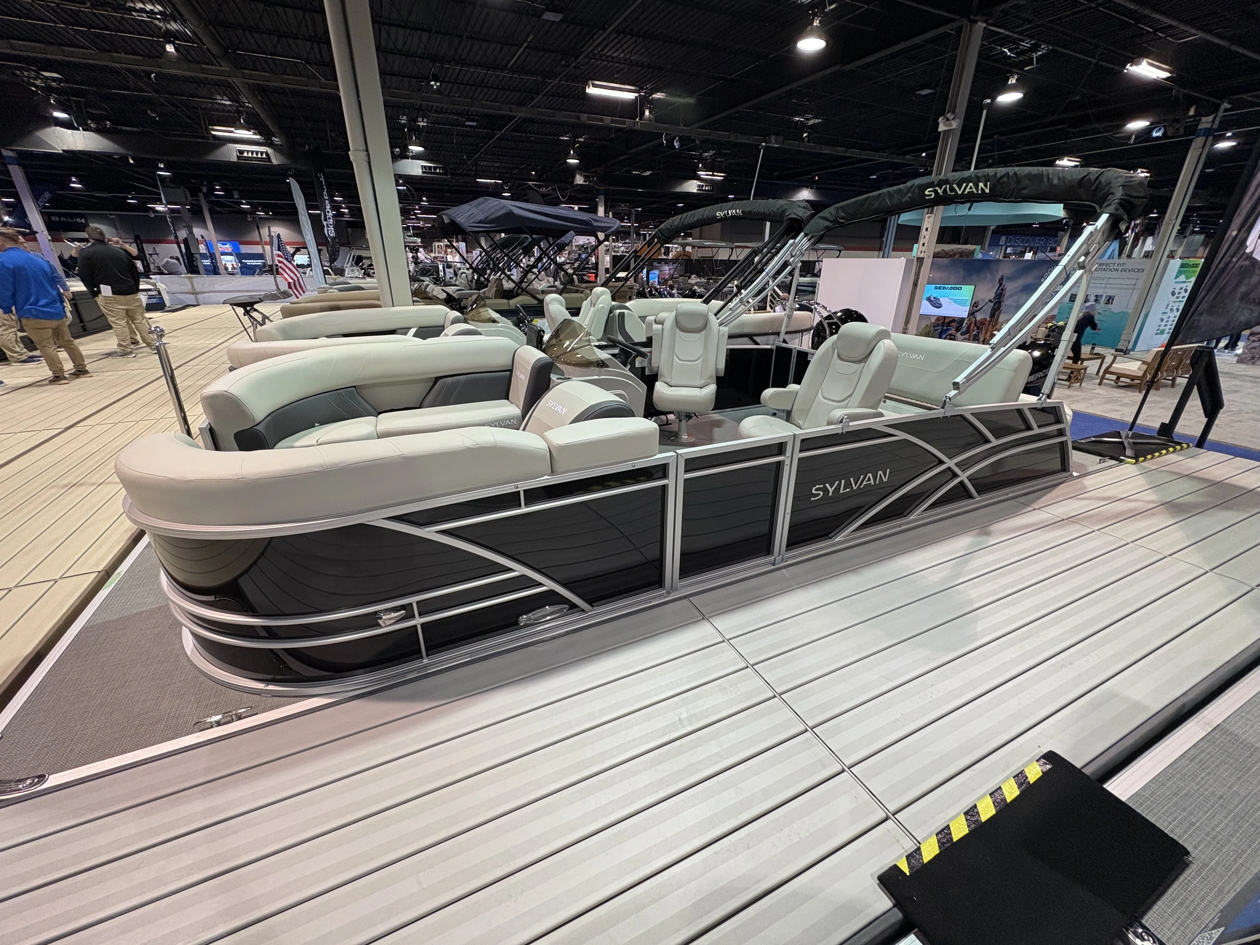 2025 Sylvan MIRAGE 822 Image Thumbnail #1