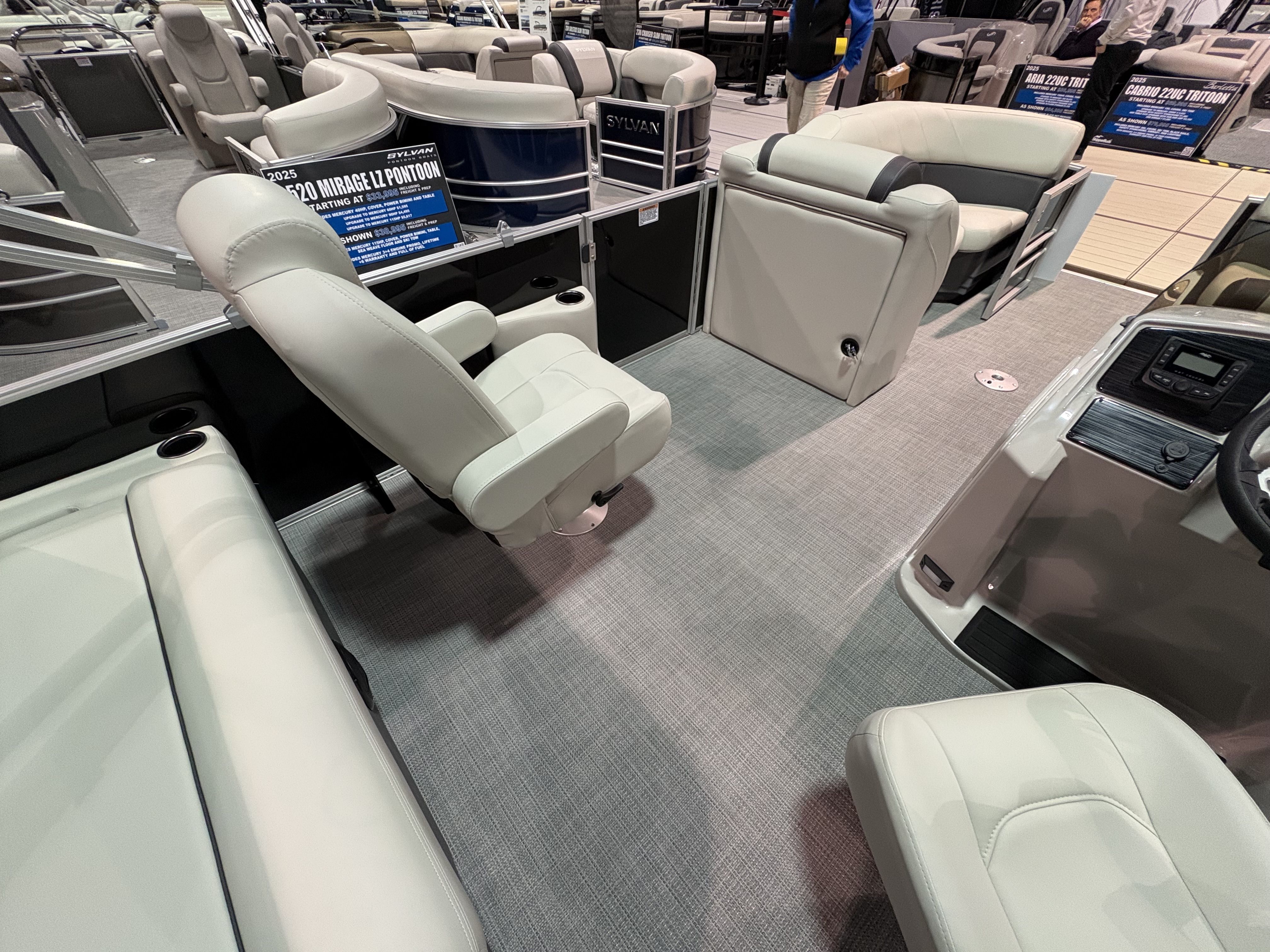 2025 Sylvan MIRAGE 822 Image Thumbnail #9