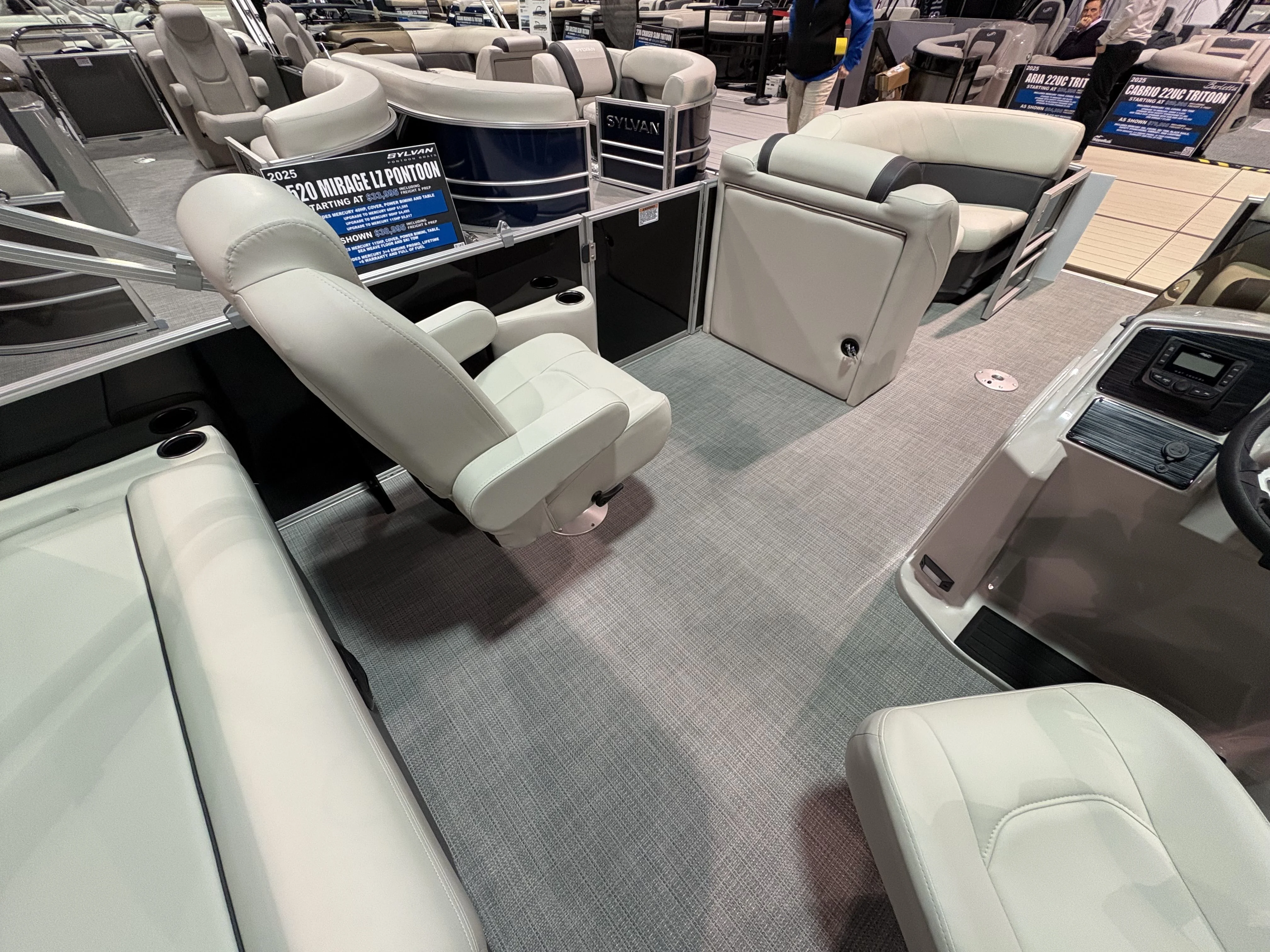 2025 Sylvan MIRAGE 822 Image Thumbnail #9