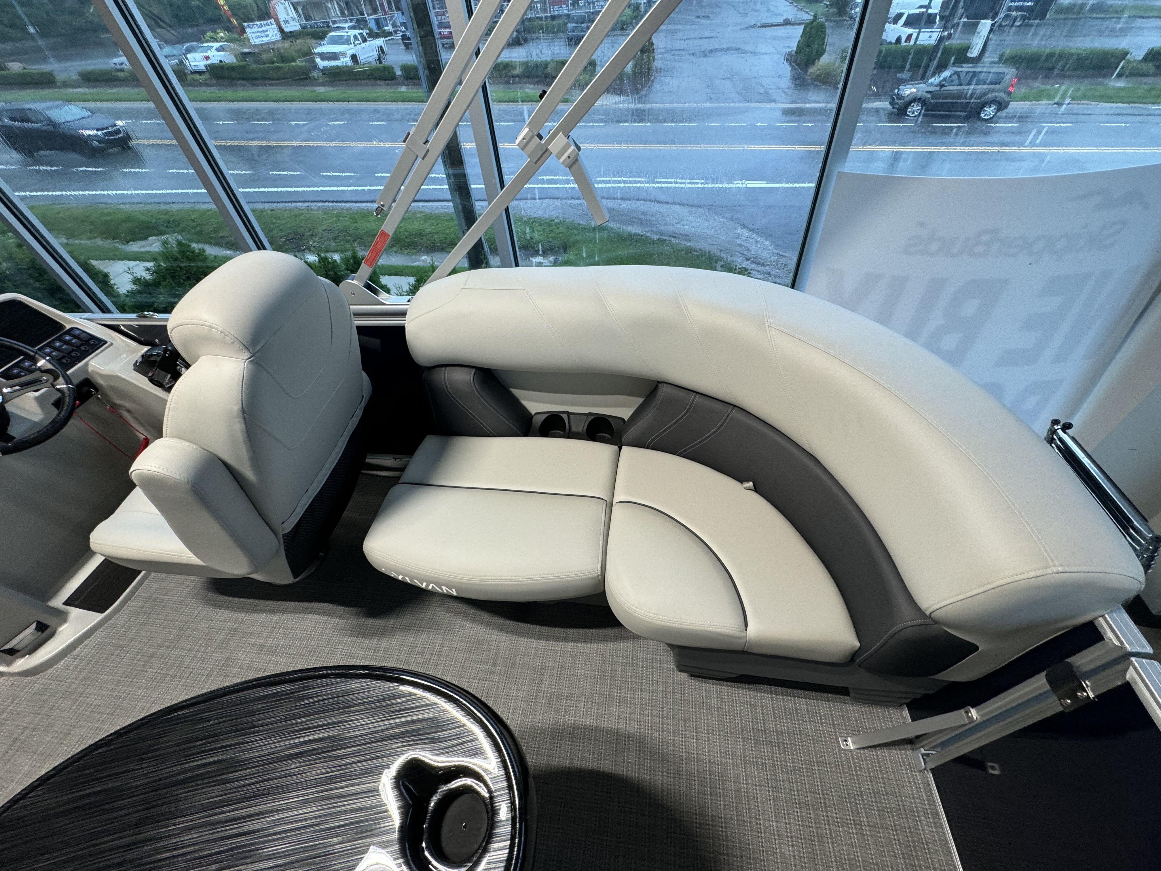 2024 Sylvan
                                                             MIRAGE 8520 Image Thumbnail #4