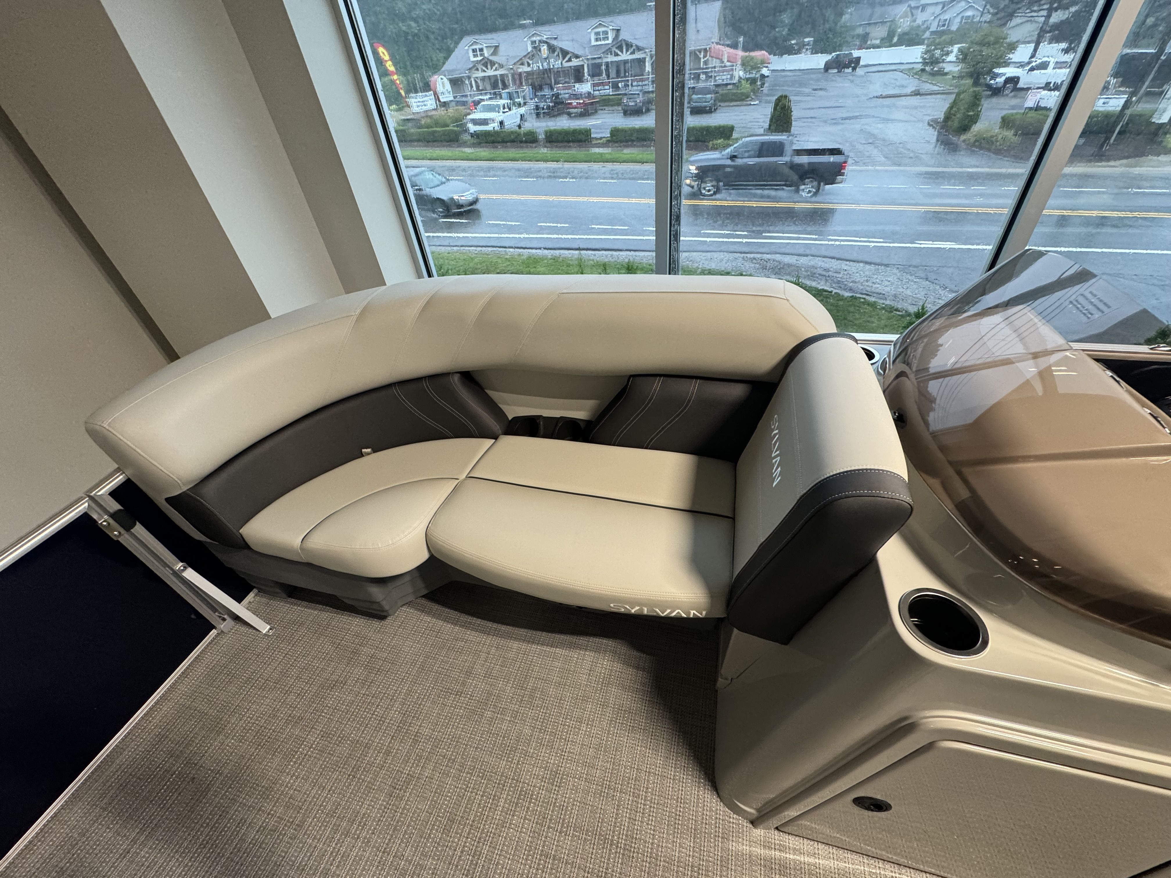 2024 Sylvan
                                                             MIRAGE 8520 Image Thumbnail #5