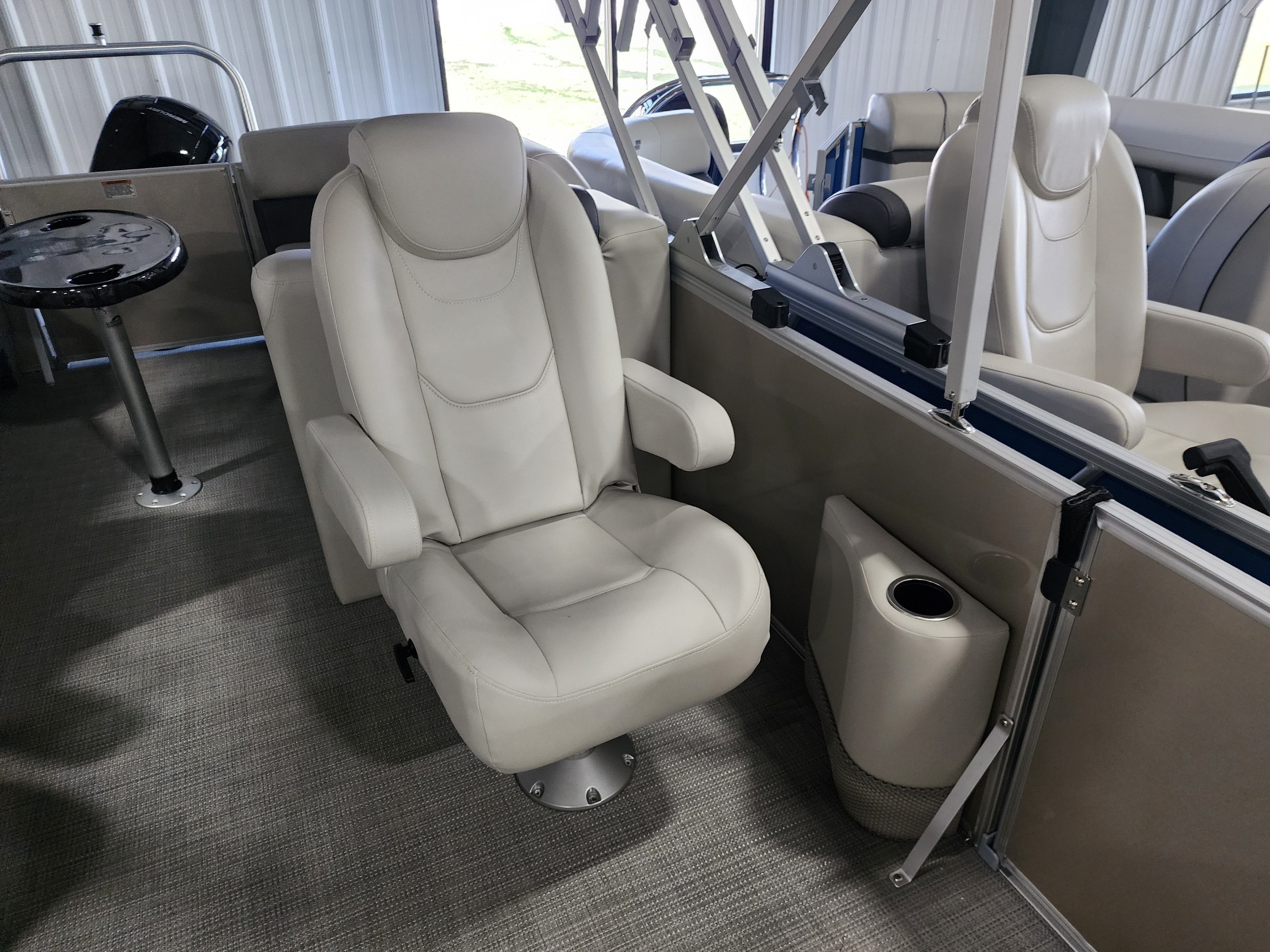 2024 Sylvan MIRAGE 8524 Image Thumbnail #32