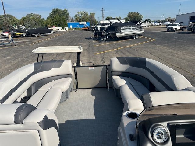 2024 Sylvan L5 Image Thumbnail #3