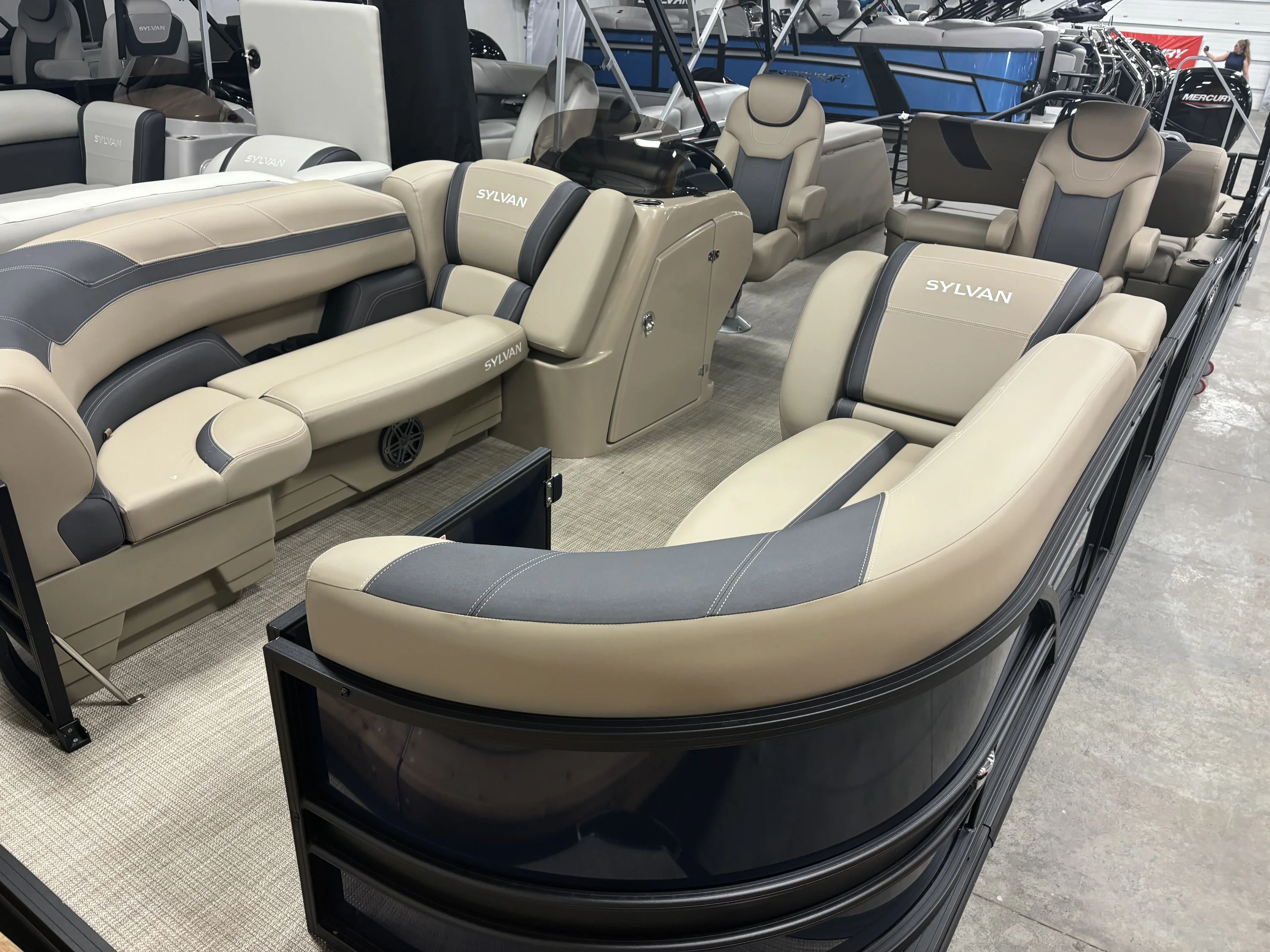 2024 Sylvan L5 Image Thumbnail #1