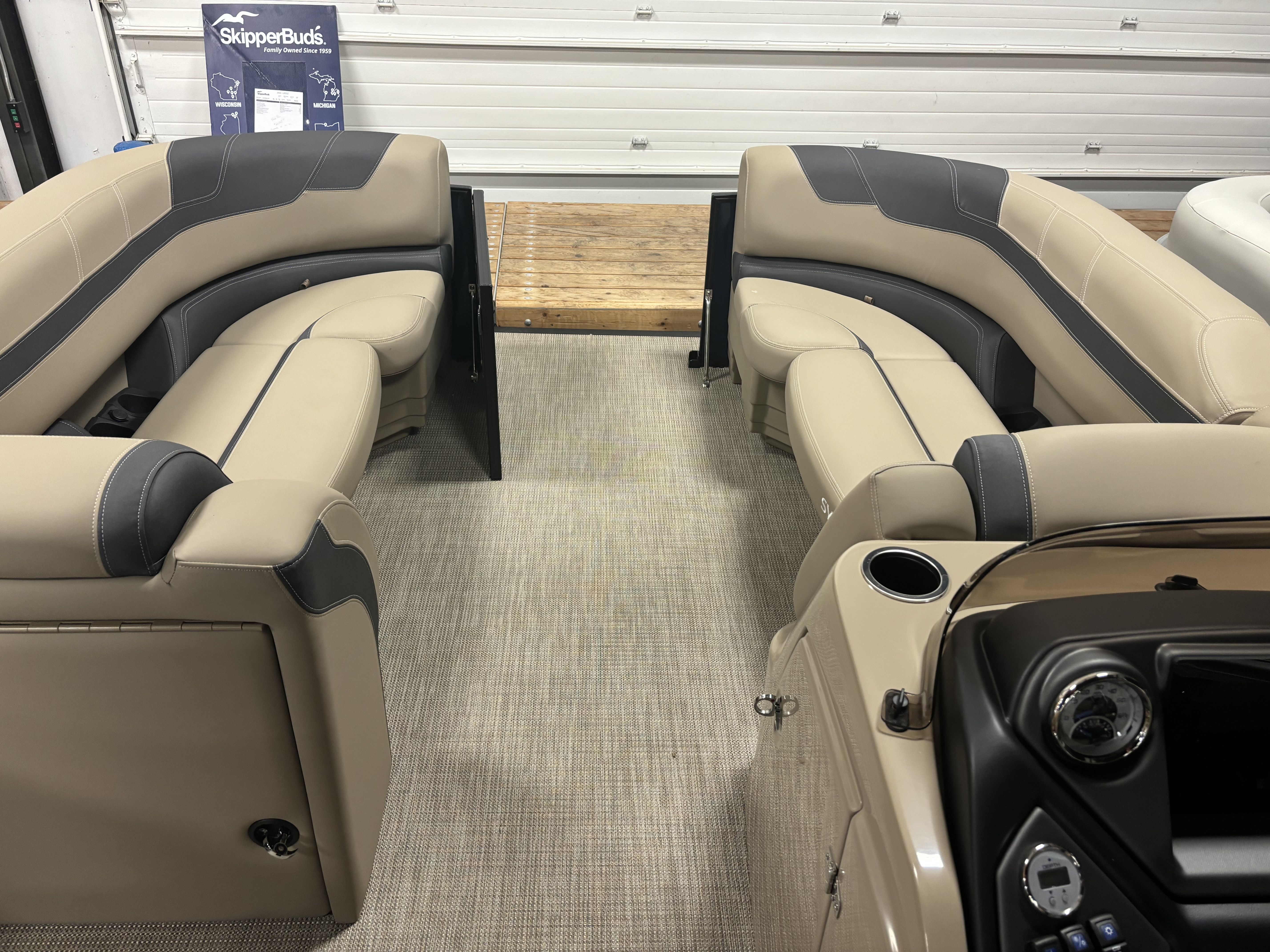 2024 Sylvan L5 Image Thumbnail #2