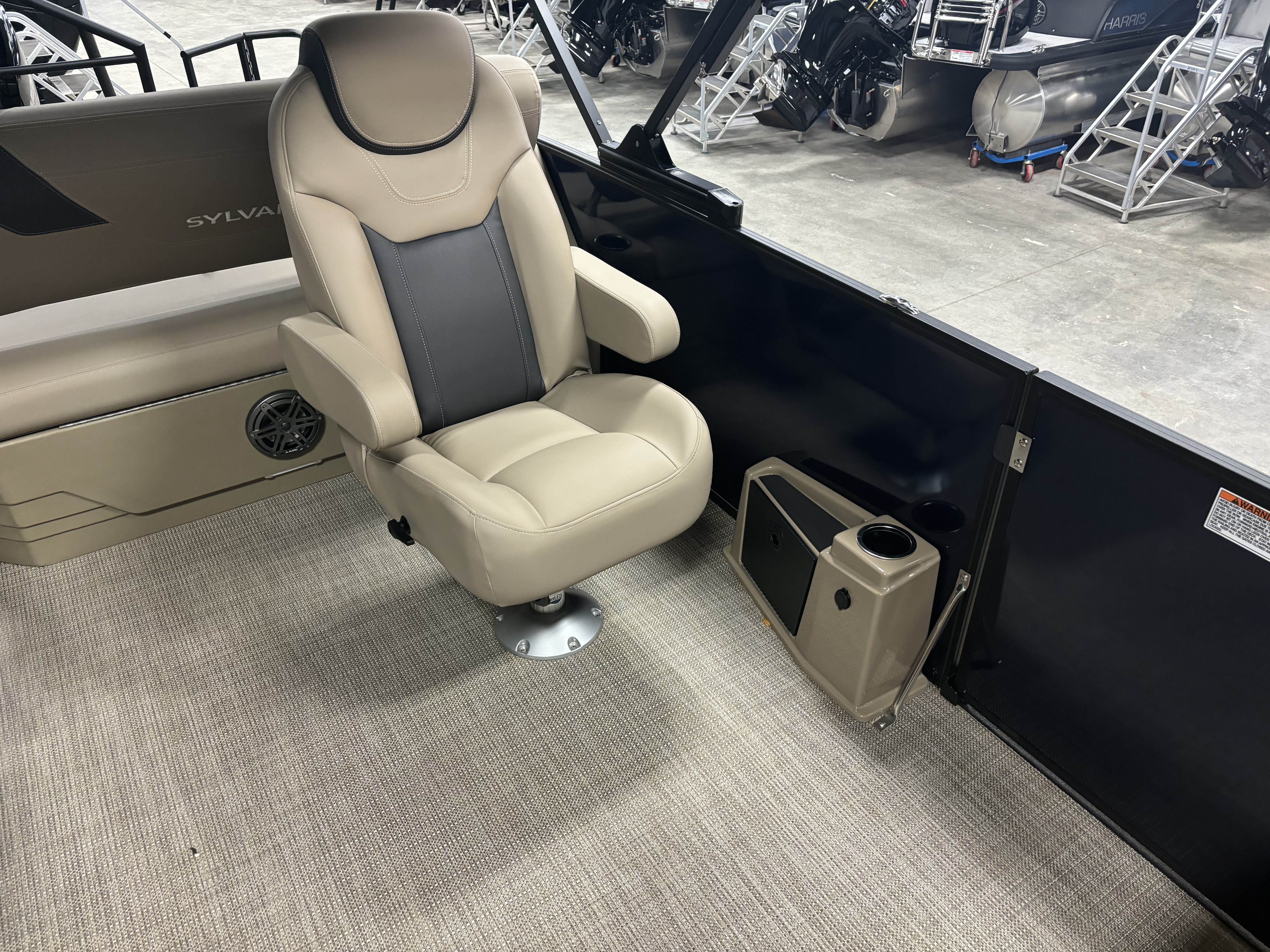 2024 Sylvan L5 Image Thumbnail #3