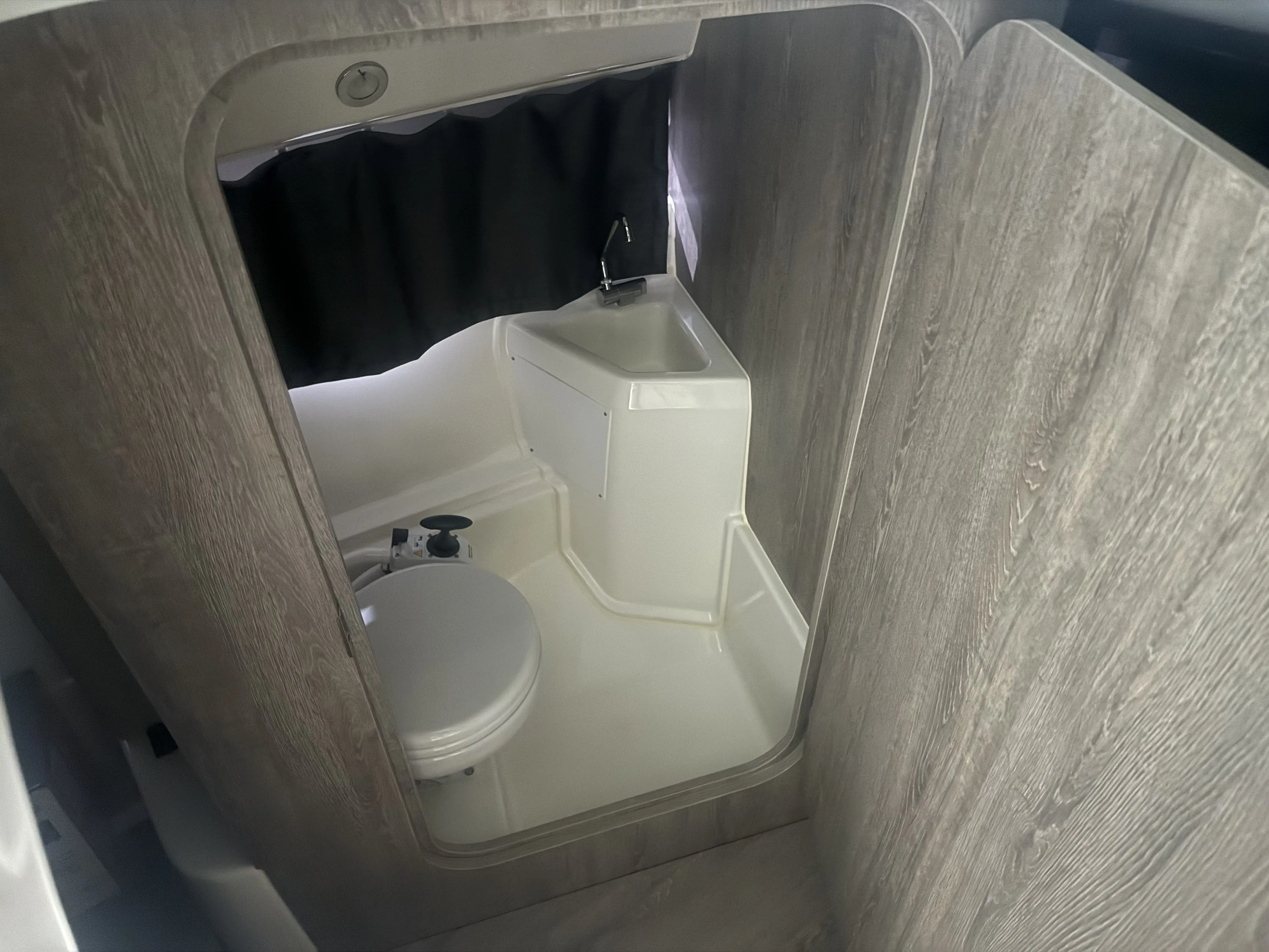 2024 Trophy T25 EXPLORER OB Image Thumbnail #25