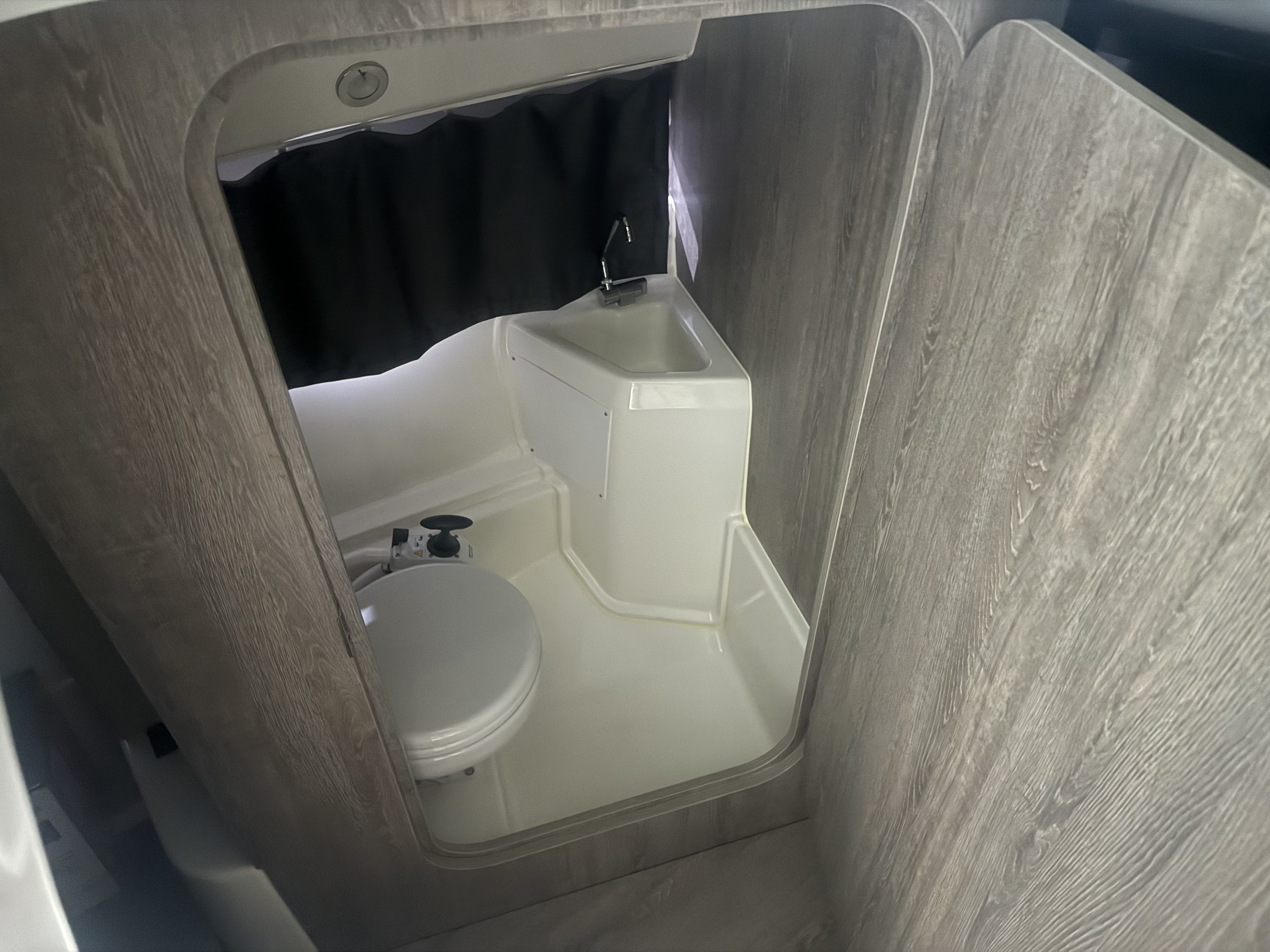 2024 Trophy T25 EXPLORER OB Image Thumbnail #25