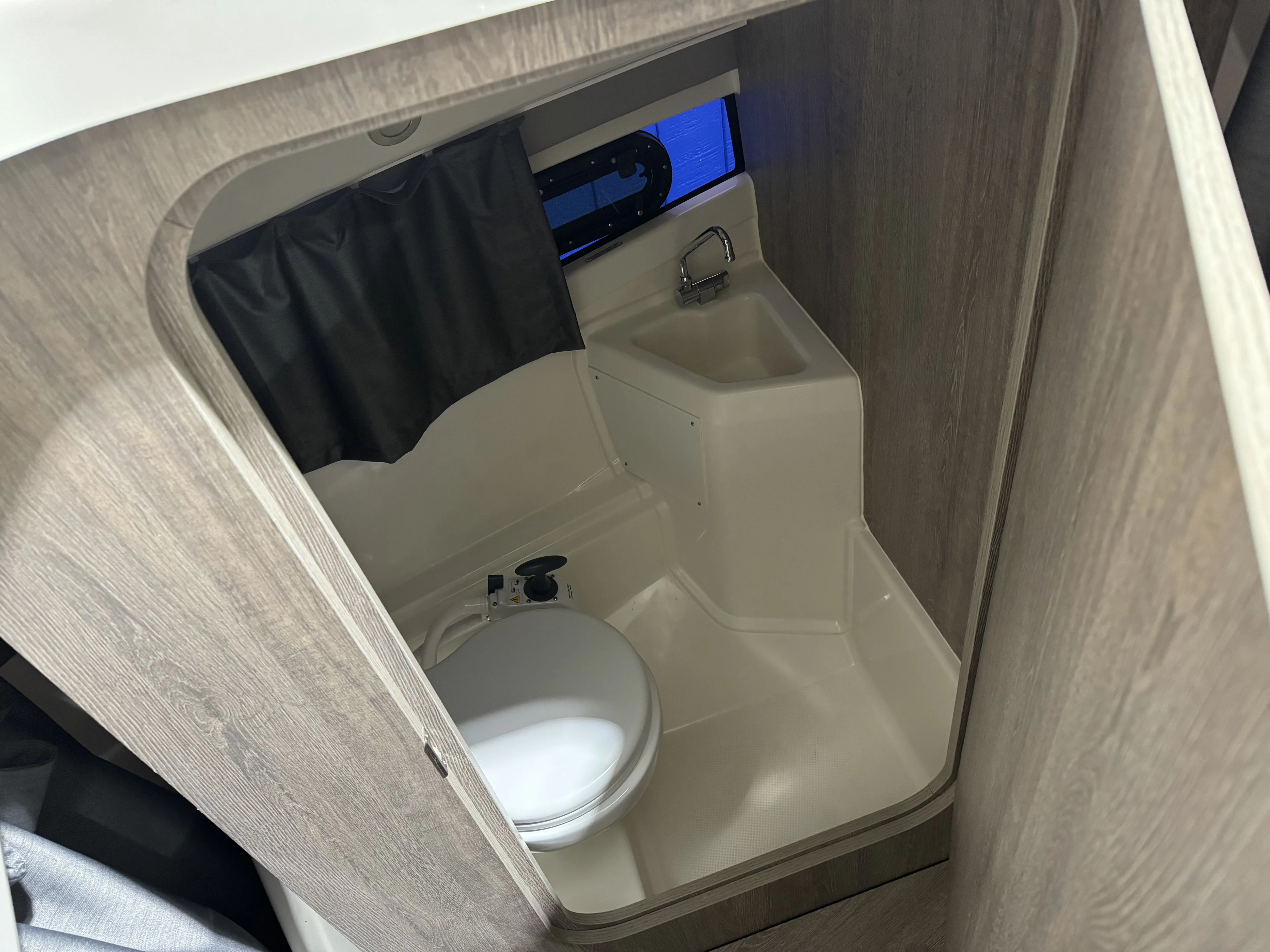 2024 Trophy T25 EXPLORER OB Image Thumbnail #11