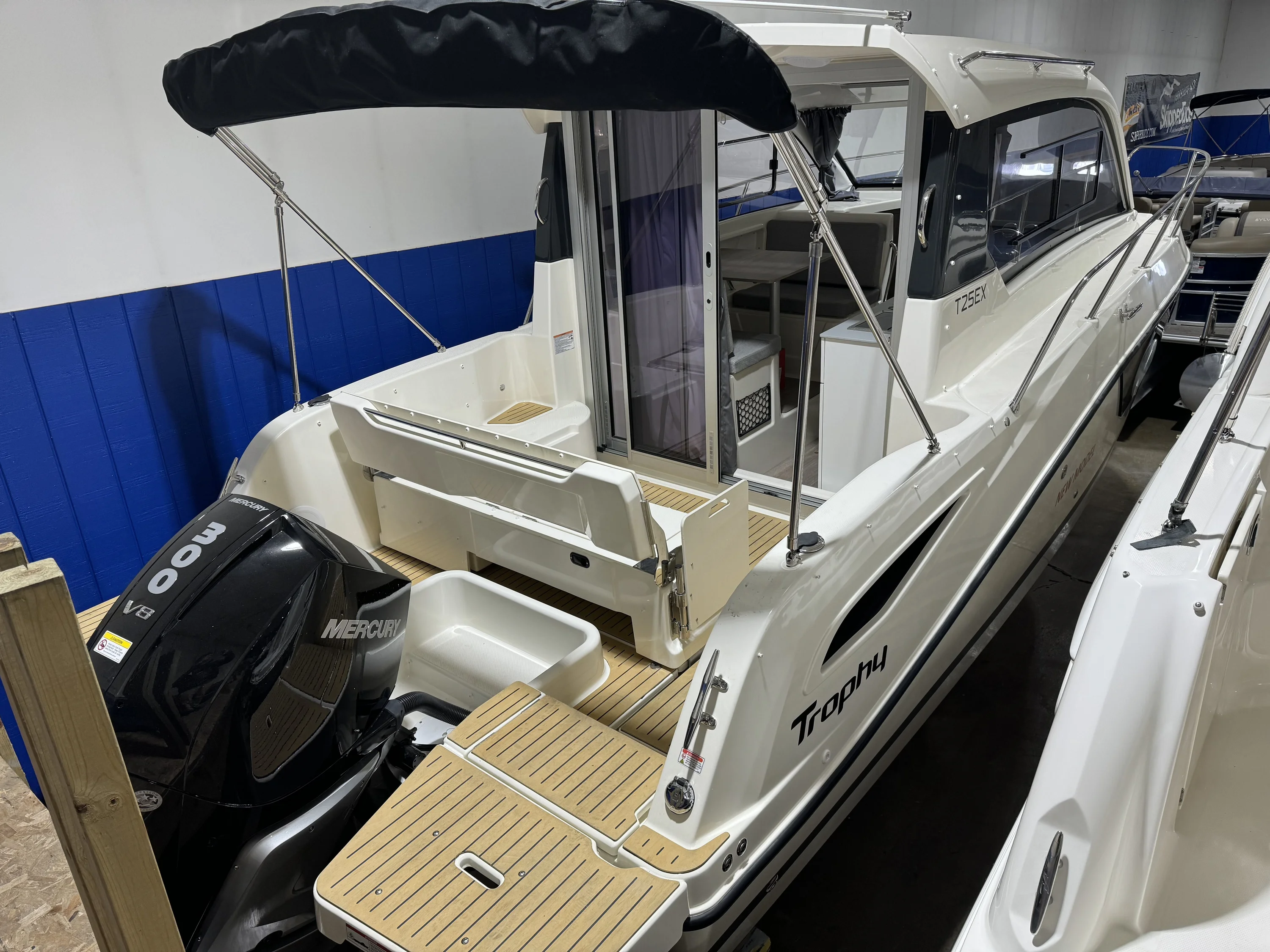 2024 Trophy T25 EXPLORER OB Image Thumbnail #2