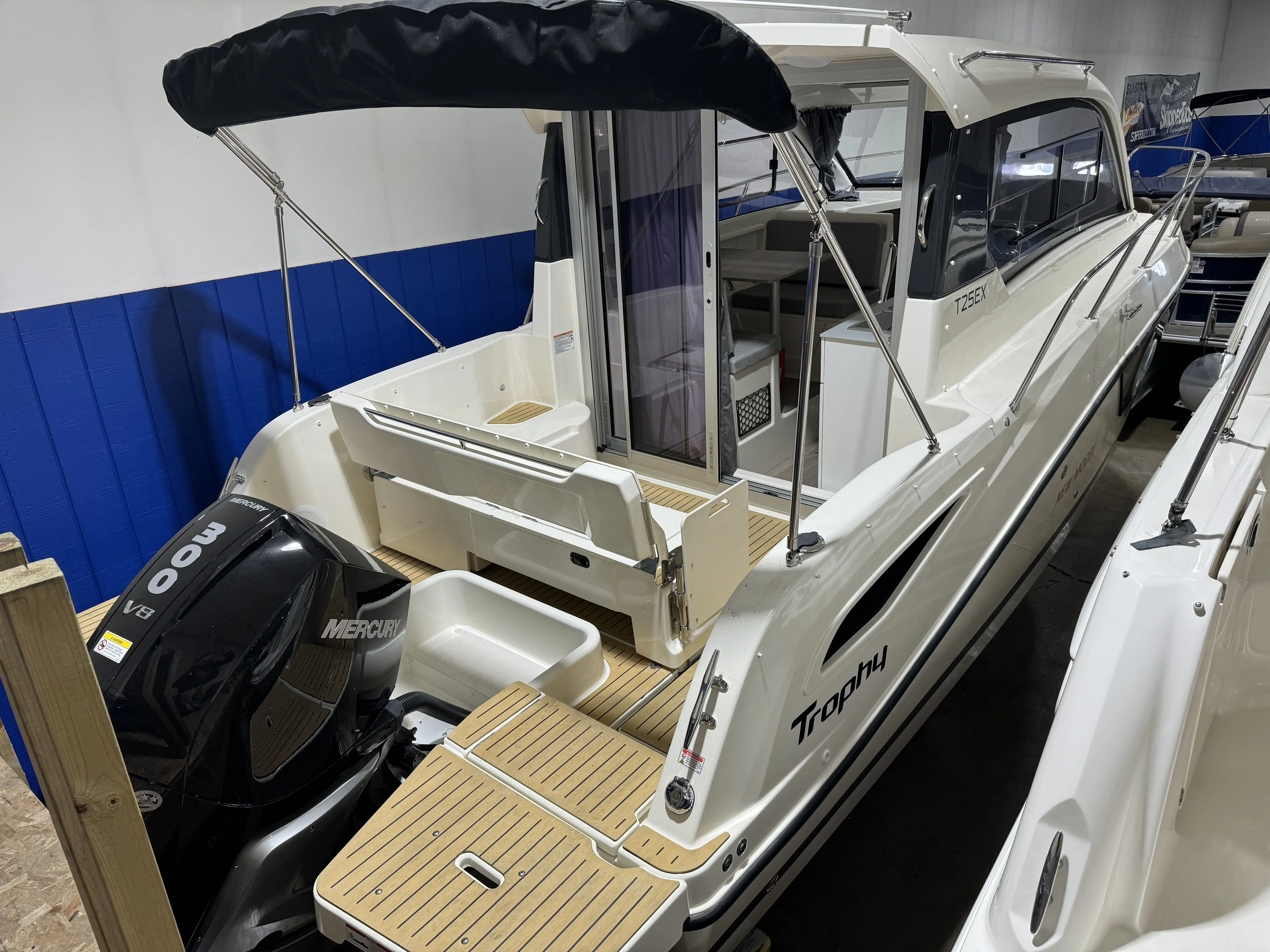 2024 Trophy T25 EXPLORER OB Image Thumbnail #2