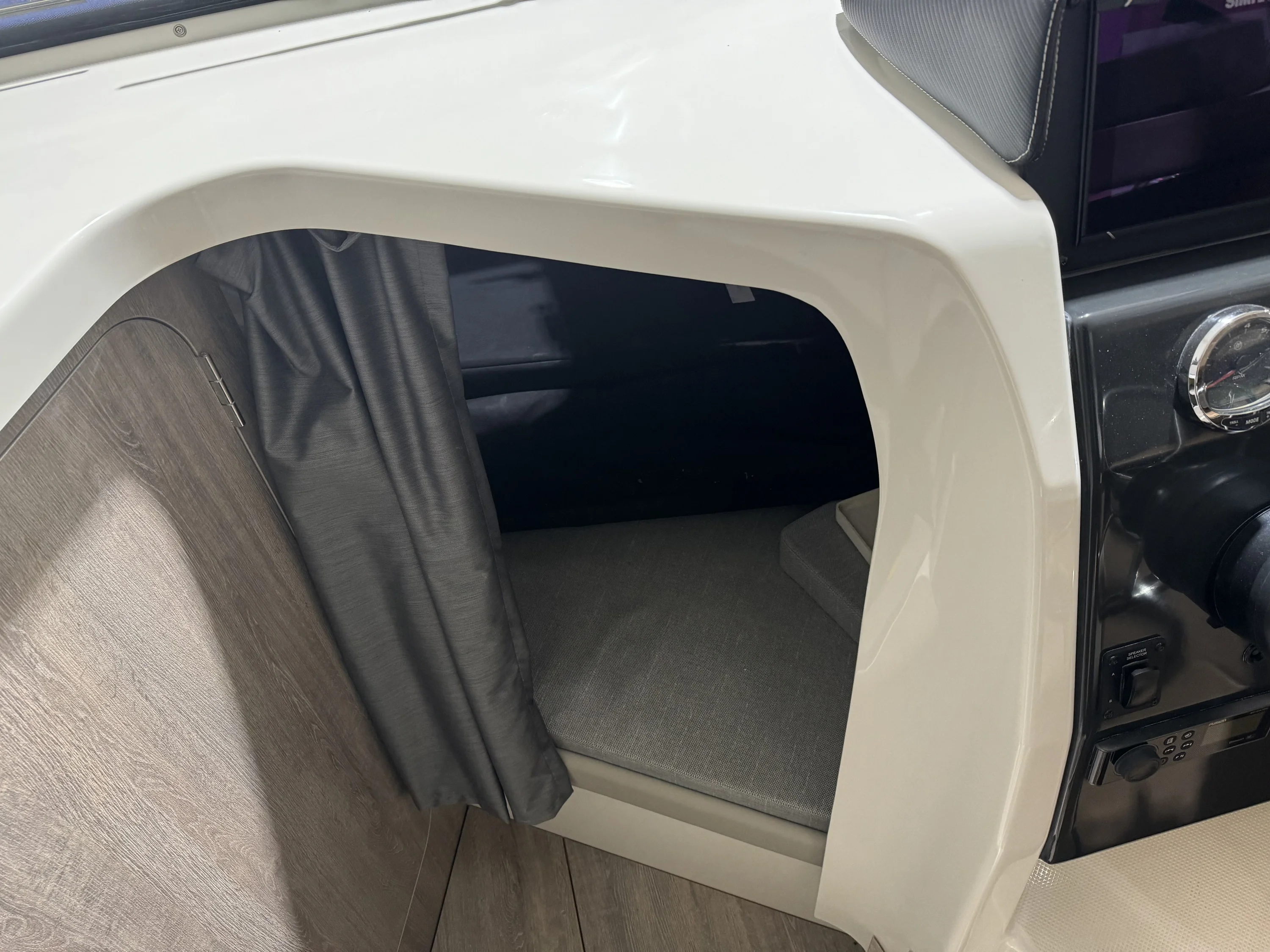 2024 Trophy T25 EXPLORER OB Image Thumbnail #12