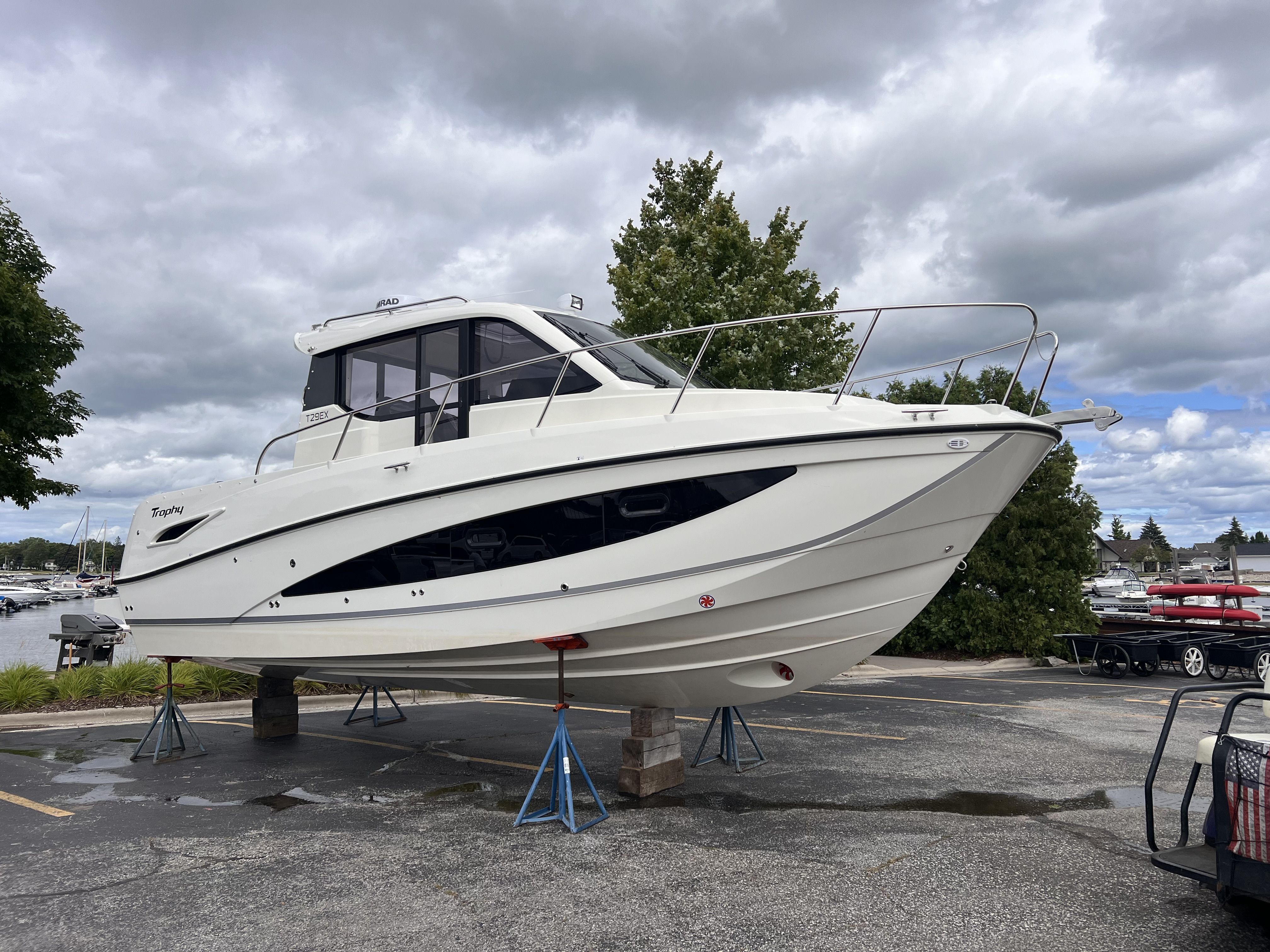 2024 Trophy T29 EXPLORER OB Image Thumbnail #2