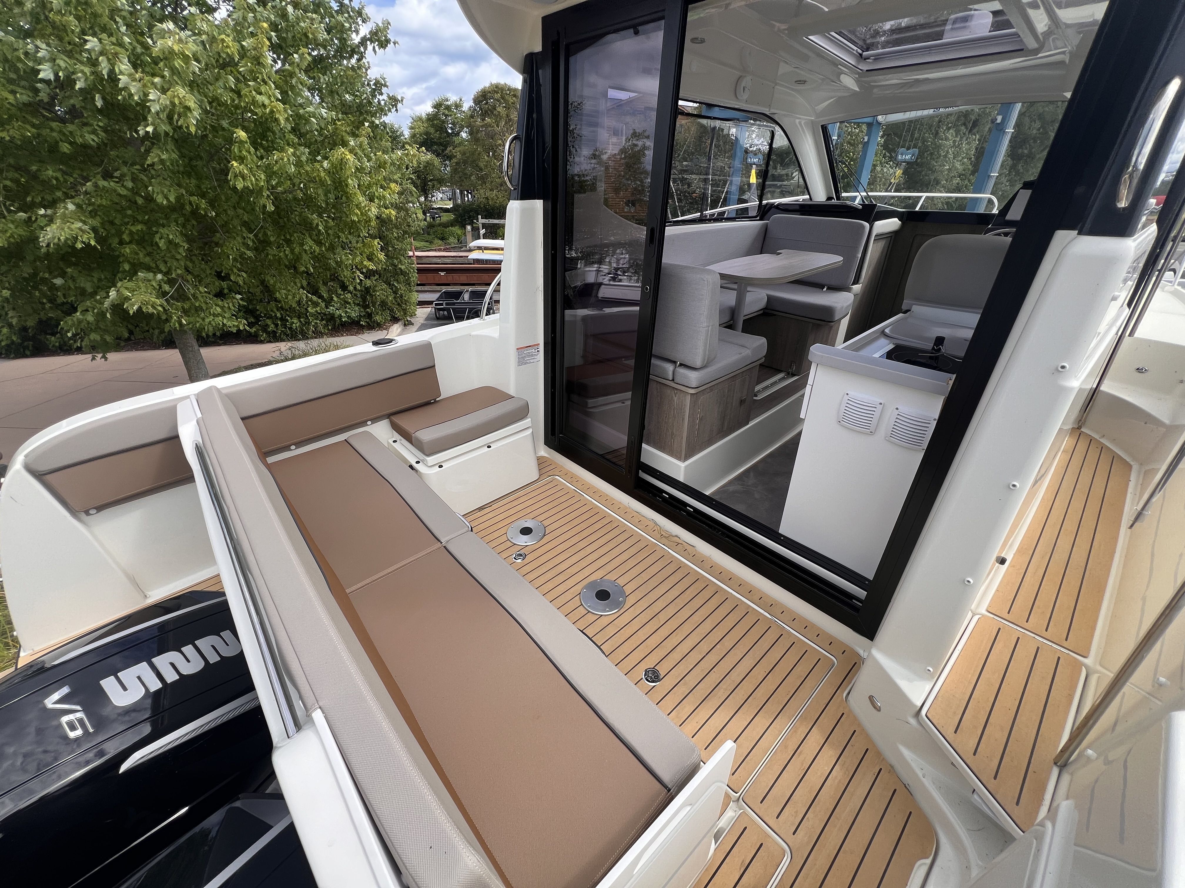 2024 Trophy T29 EXPLORER OB Image Thumbnail #9