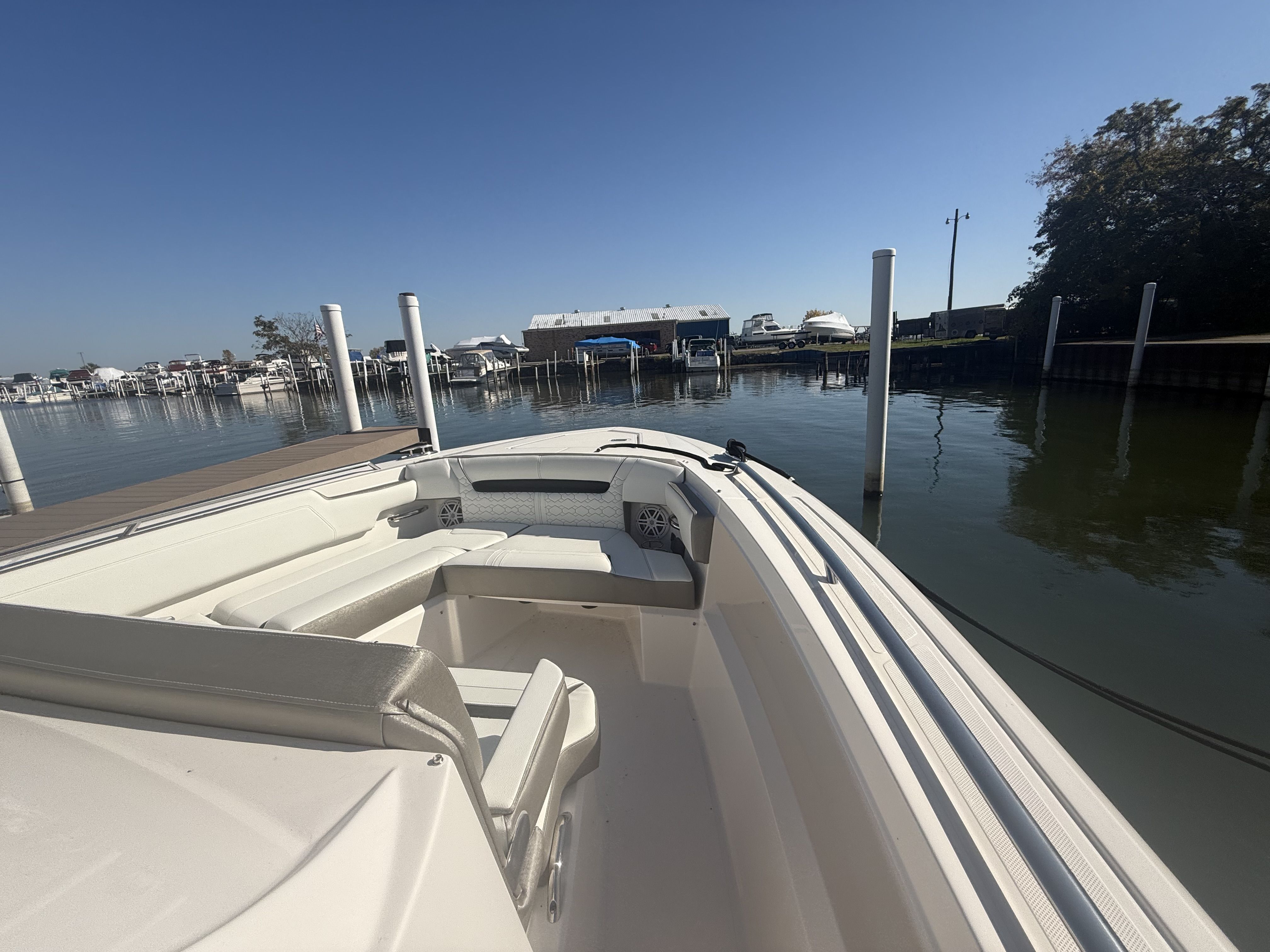 2025 Tiara Yachts
                                                             34LS Image Thumbnail #16