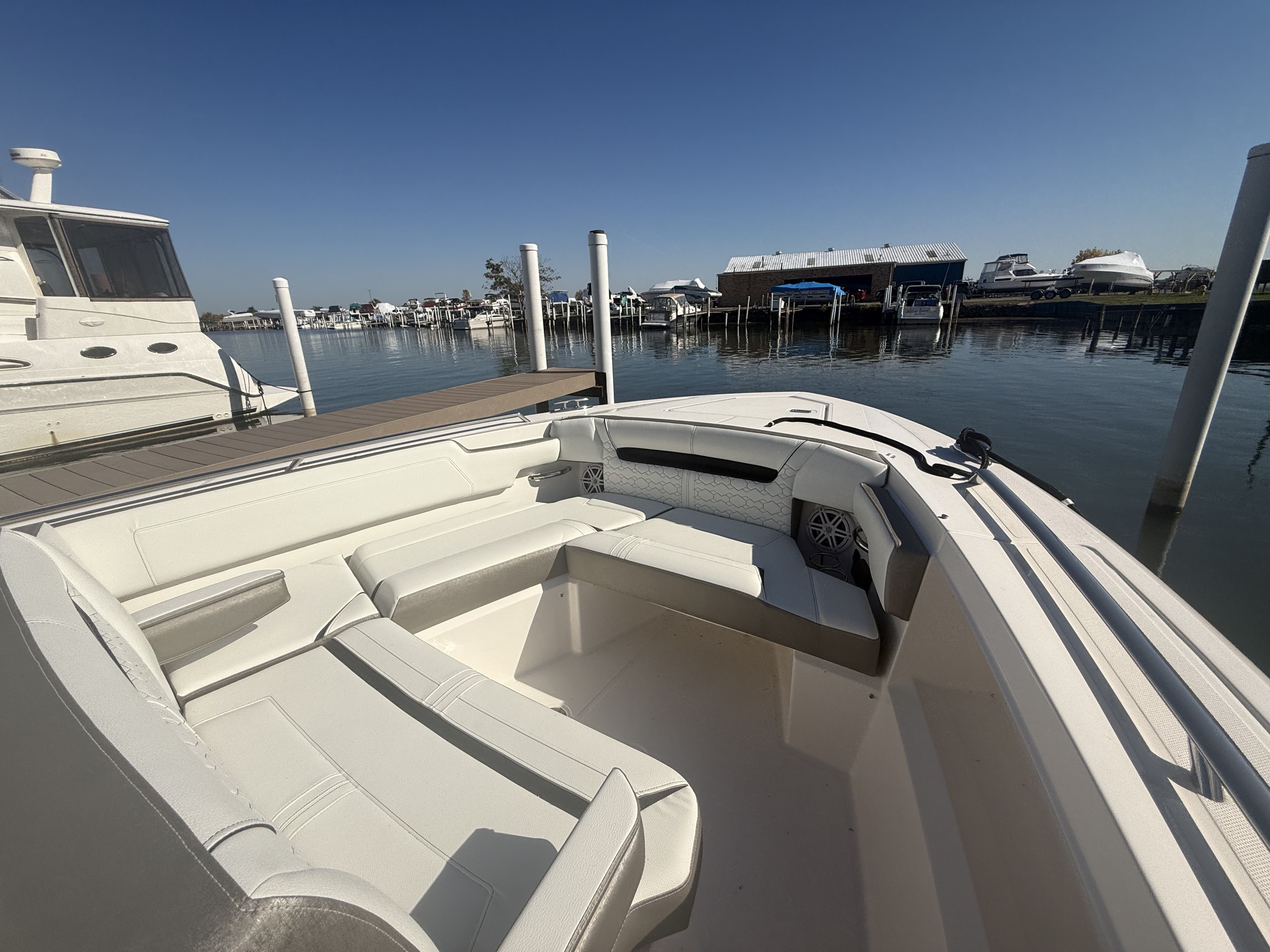 2025 Tiara Yachts
                                                             34LS Image Thumbnail #17