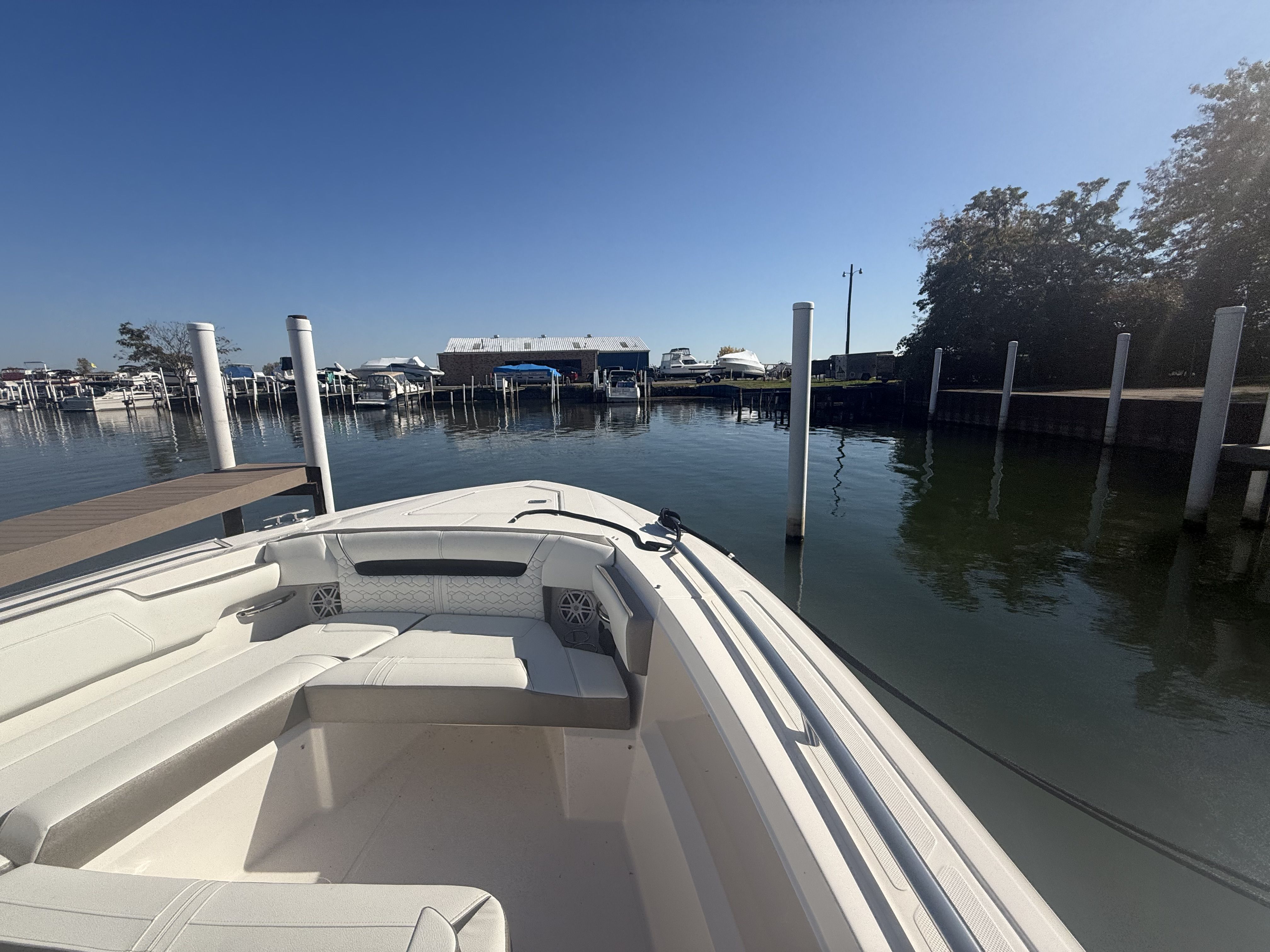 2025 Tiara Yachts
                                                             34LS Image Thumbnail #21