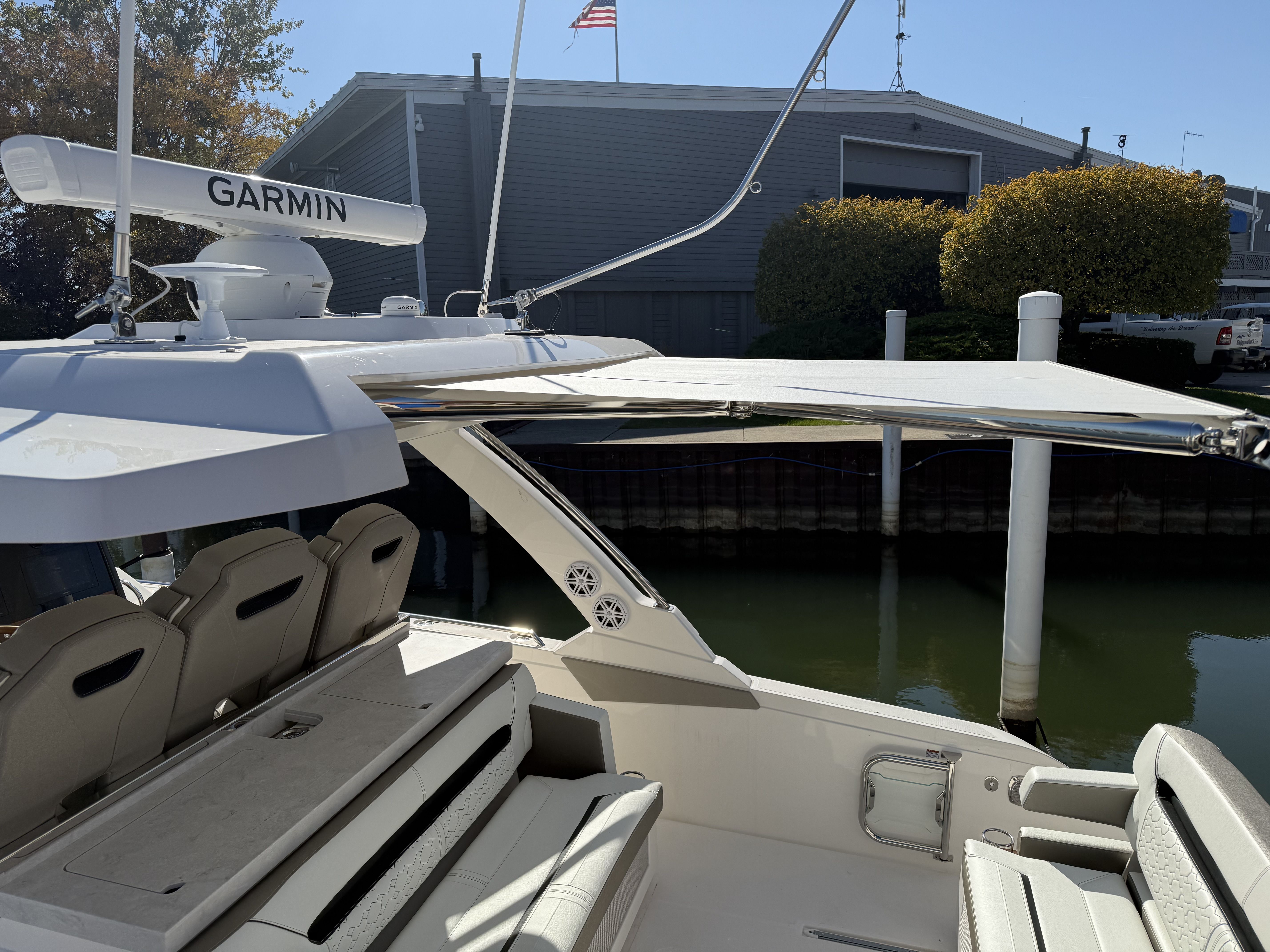 2025 Tiara Yachts
                                                             34LS Image Thumbnail #28