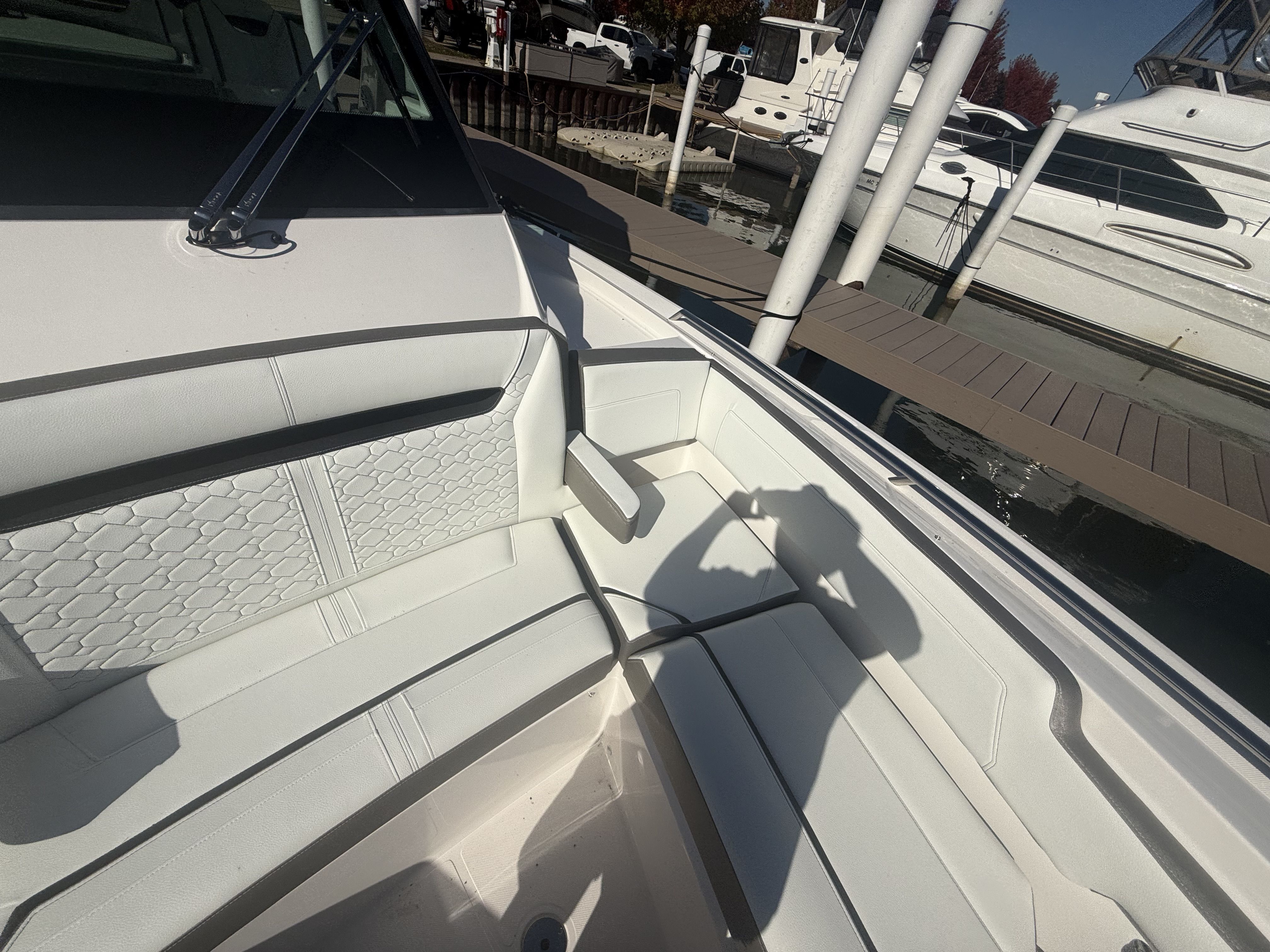2025 Tiara Yachts
                                                             34LS Image Thumbnail #29