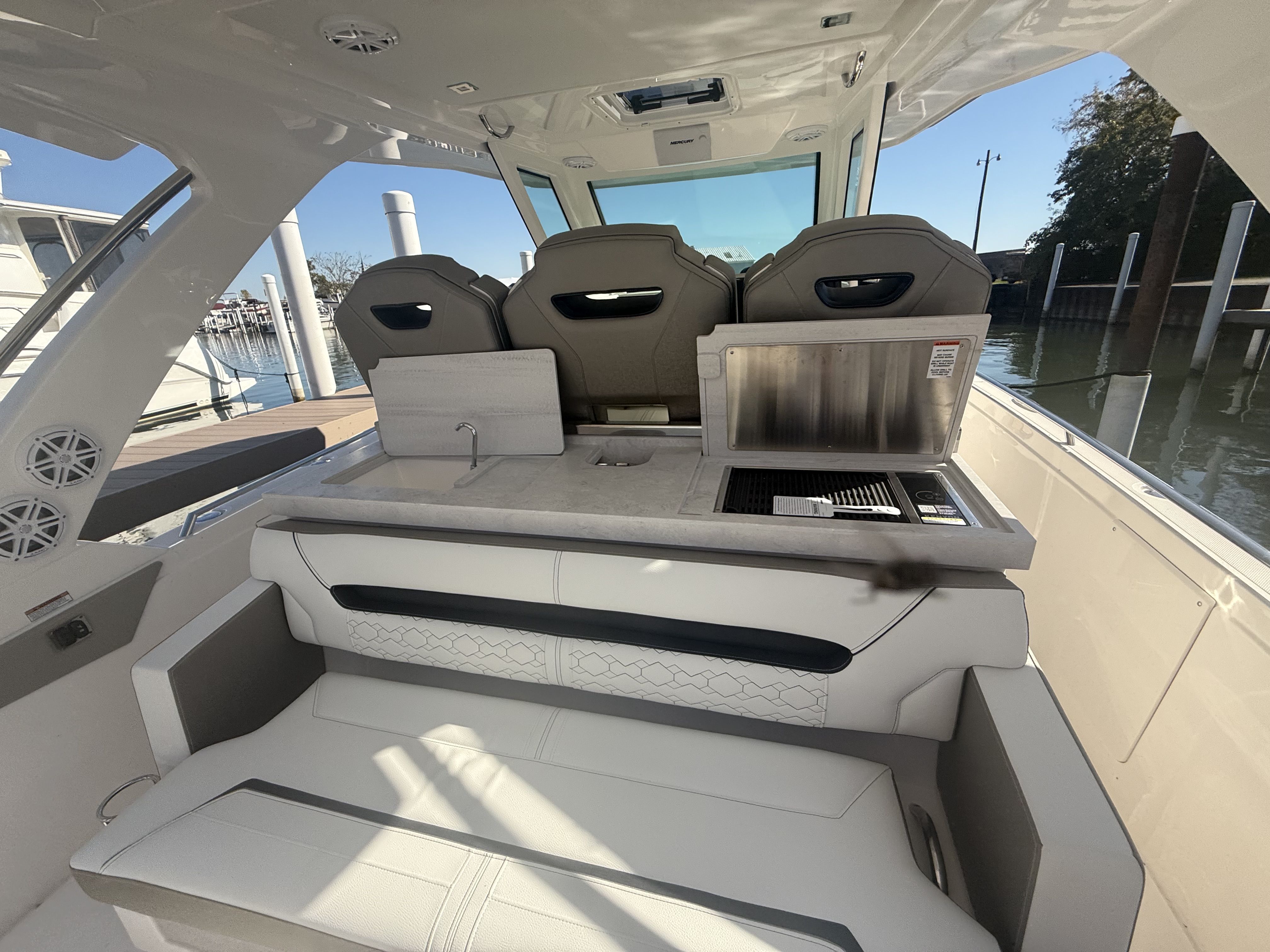 2025 Tiara Yachts
                                                             34LS Image Thumbnail #31
