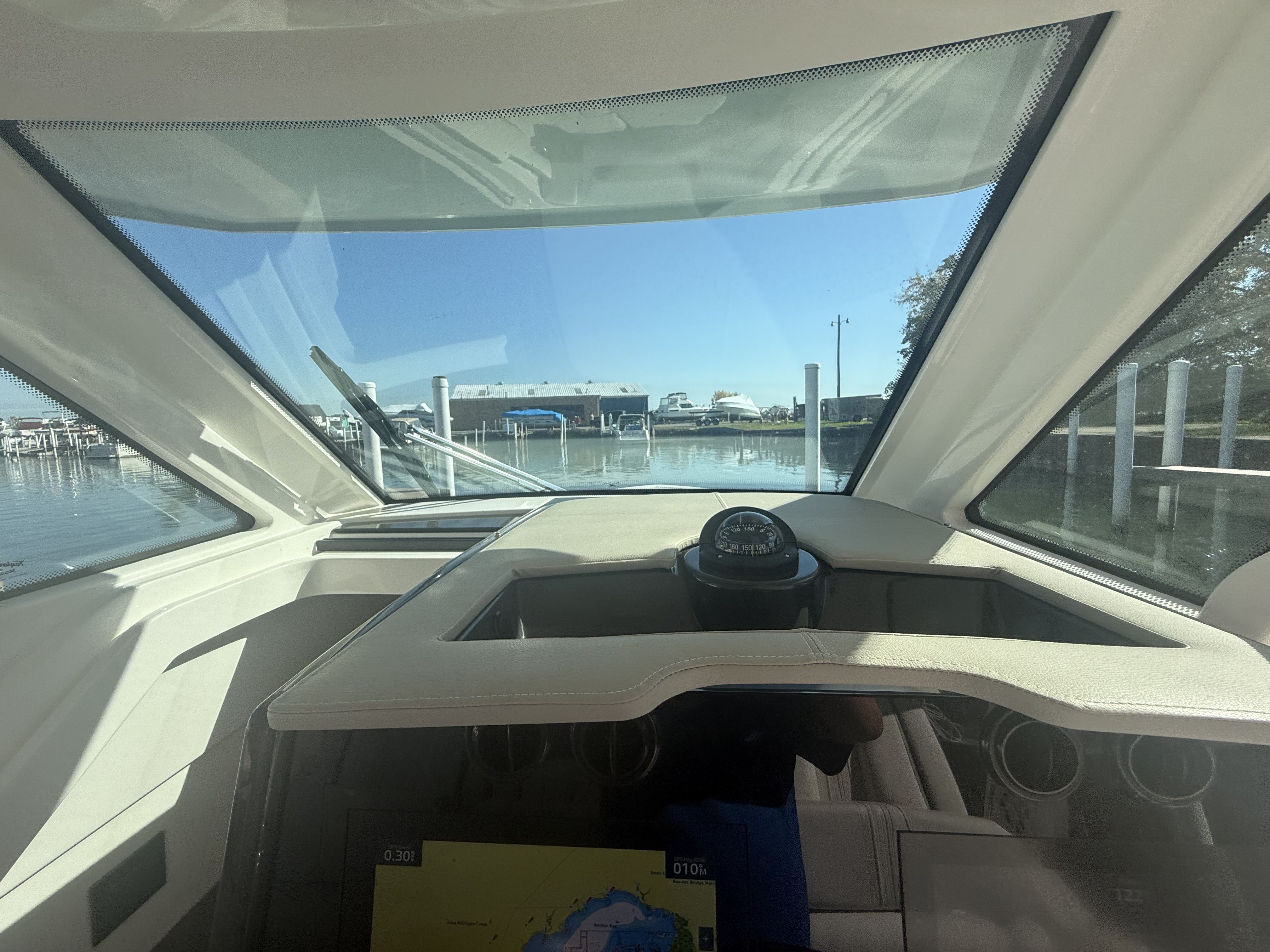2025 Tiara Yachts
                                                             34LS Image Thumbnail #41