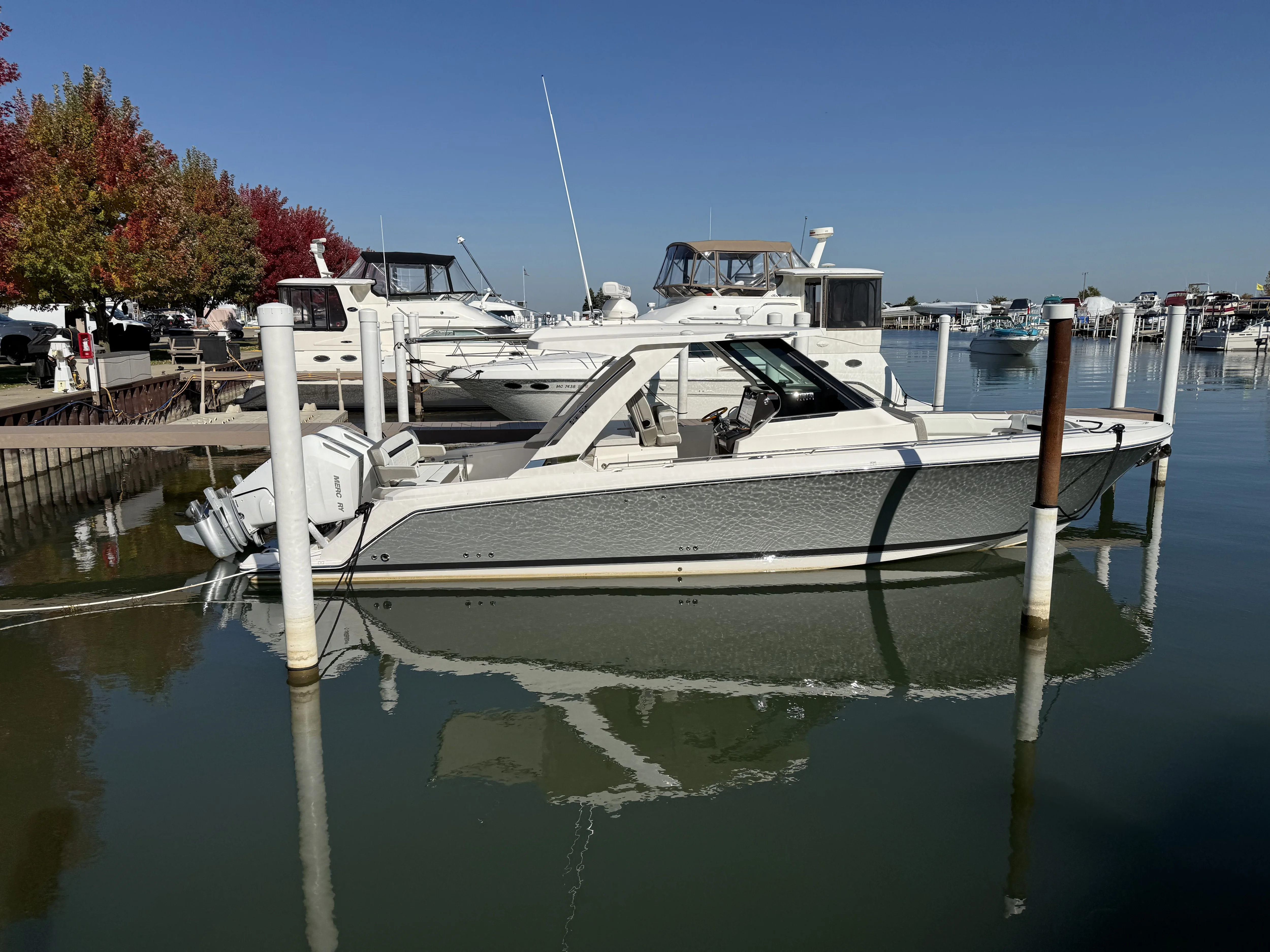 2025 Tiara Yachts 34LS Image Thumbnail #2