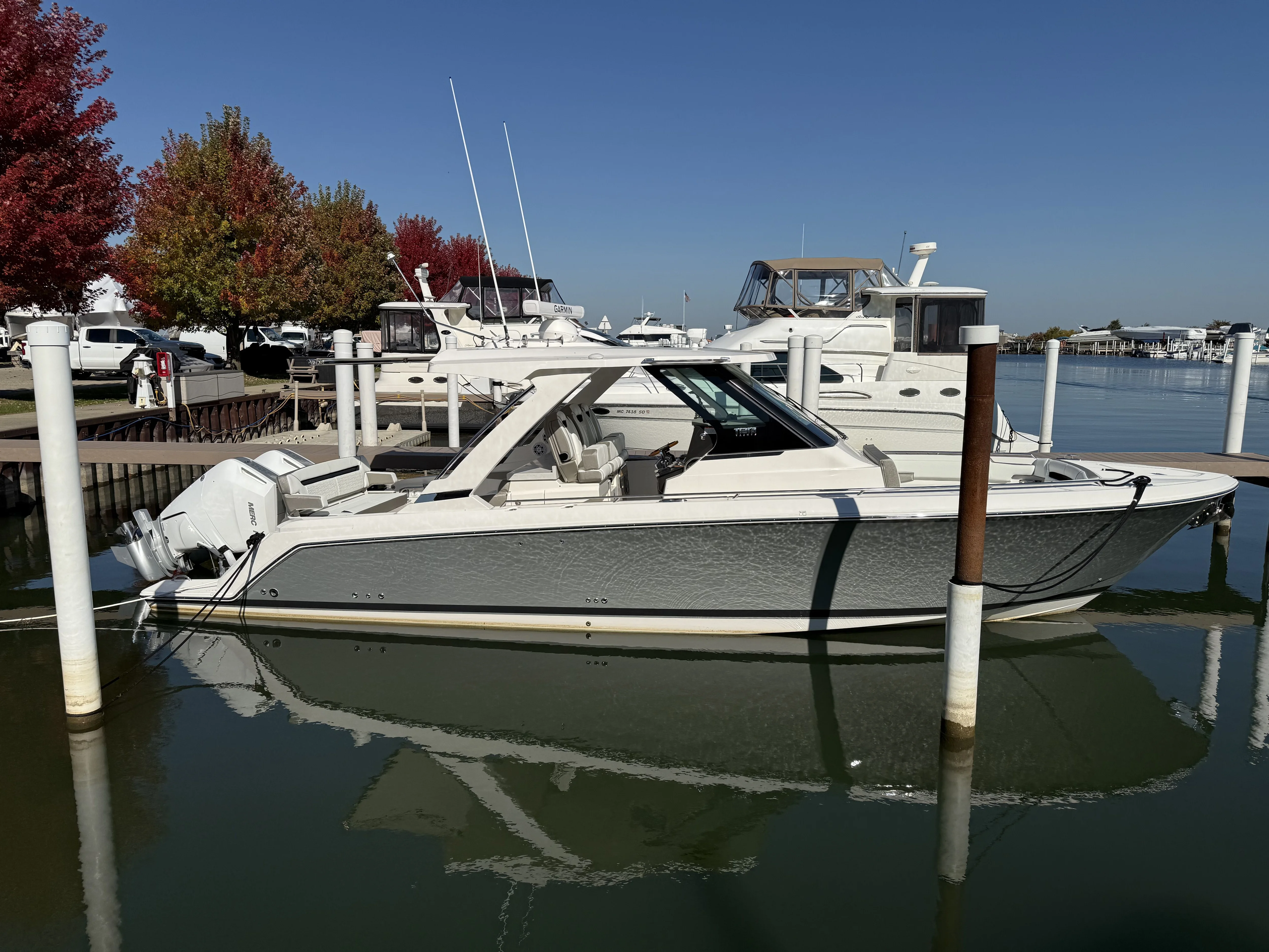 2025 Tiara Yachts 34LS Image Thumbnail #5