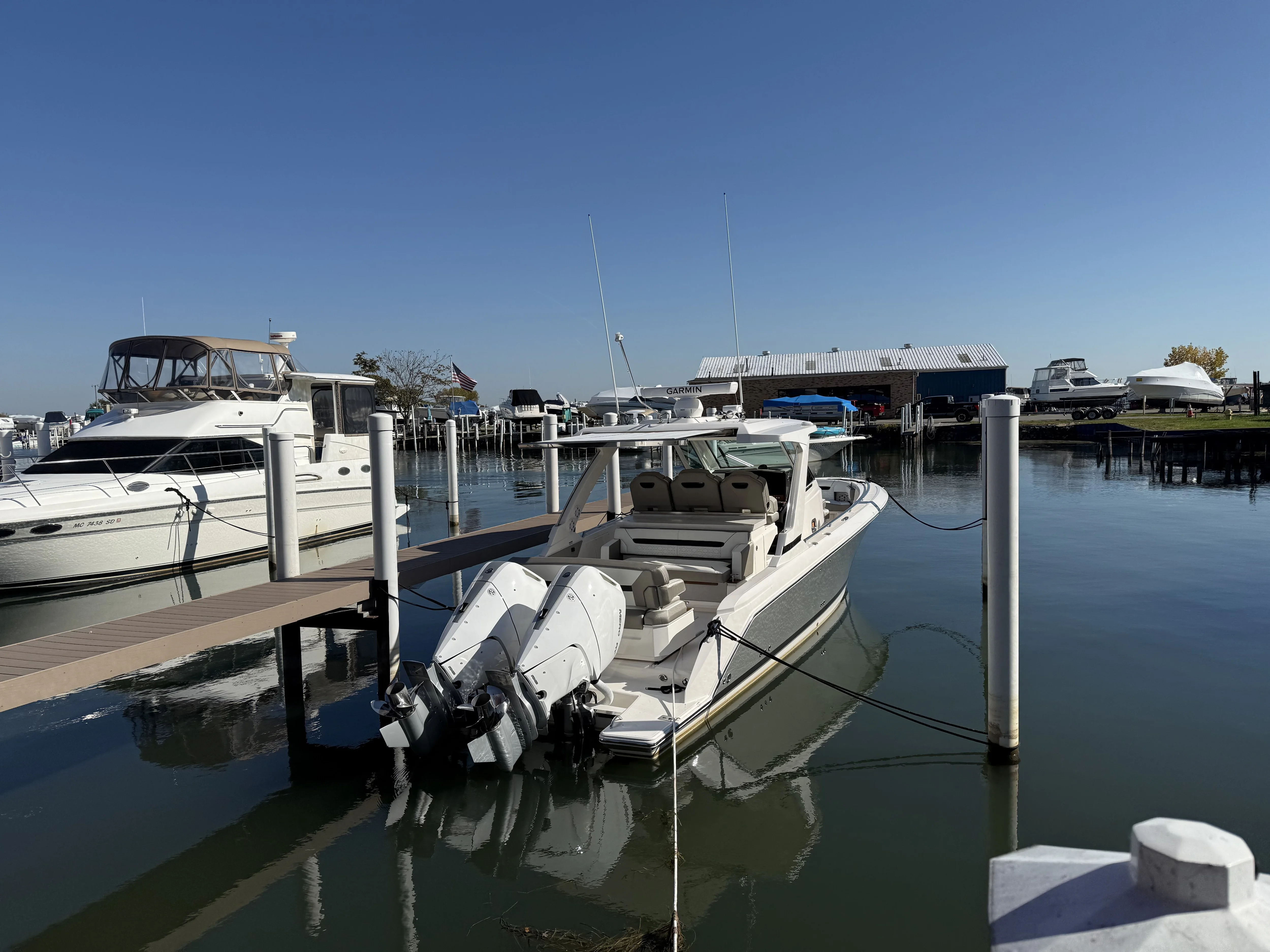 2025 Tiara Yachts 34LS Image Thumbnail #6