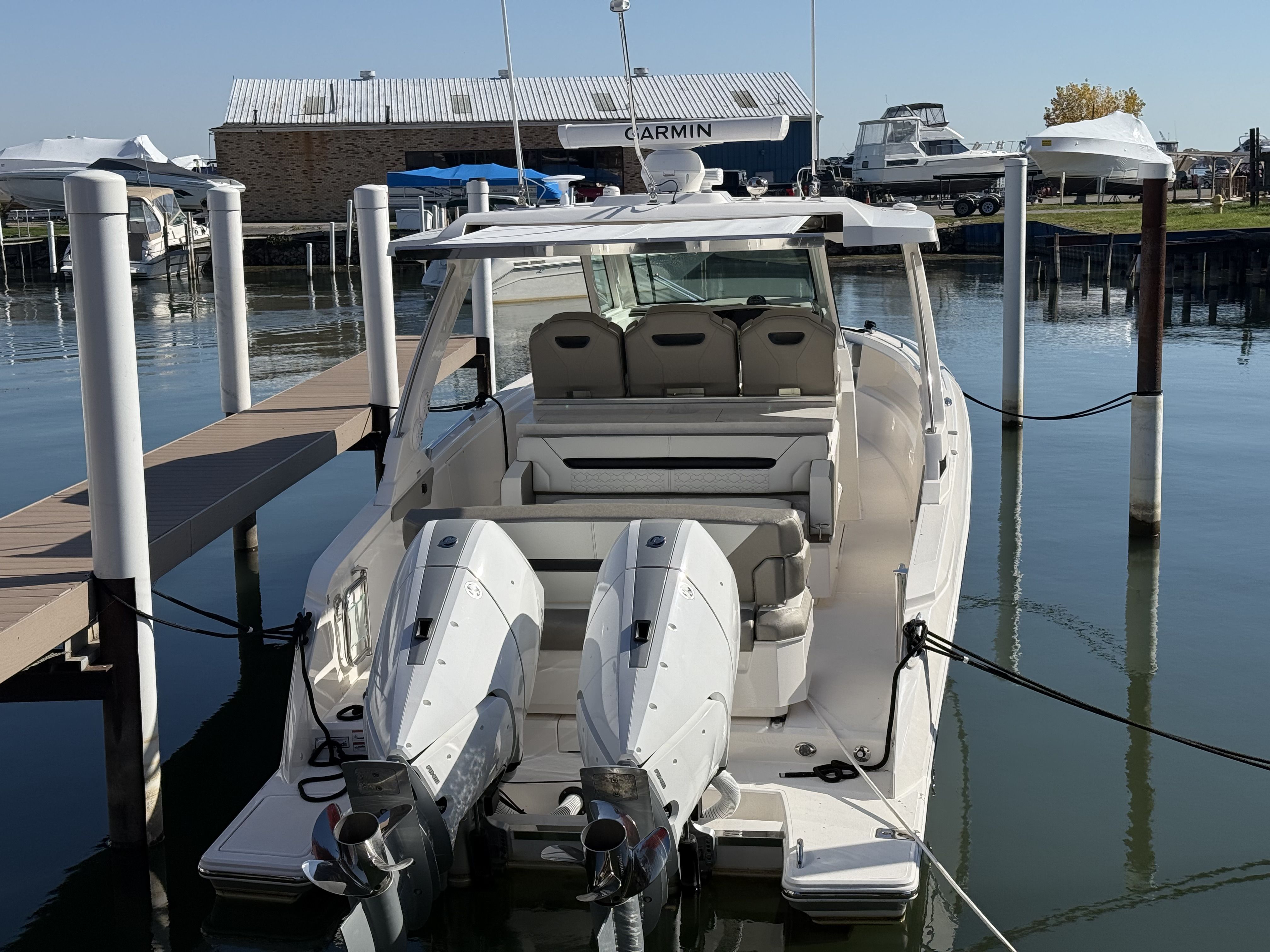 2025 Tiara Yachts 34LS Image Thumbnail #7