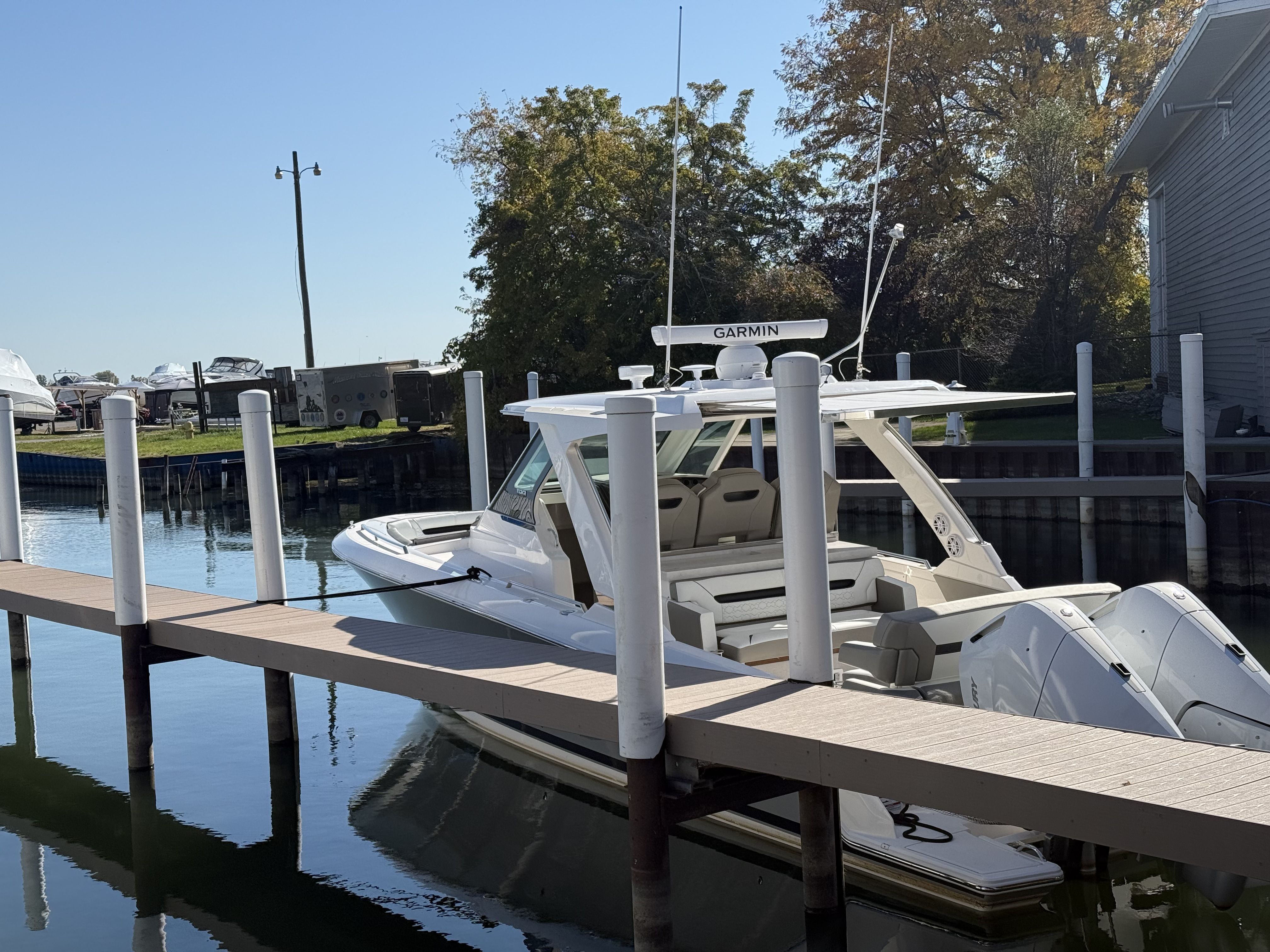 2025 Tiara Yachts 34LS Image Thumbnail #9