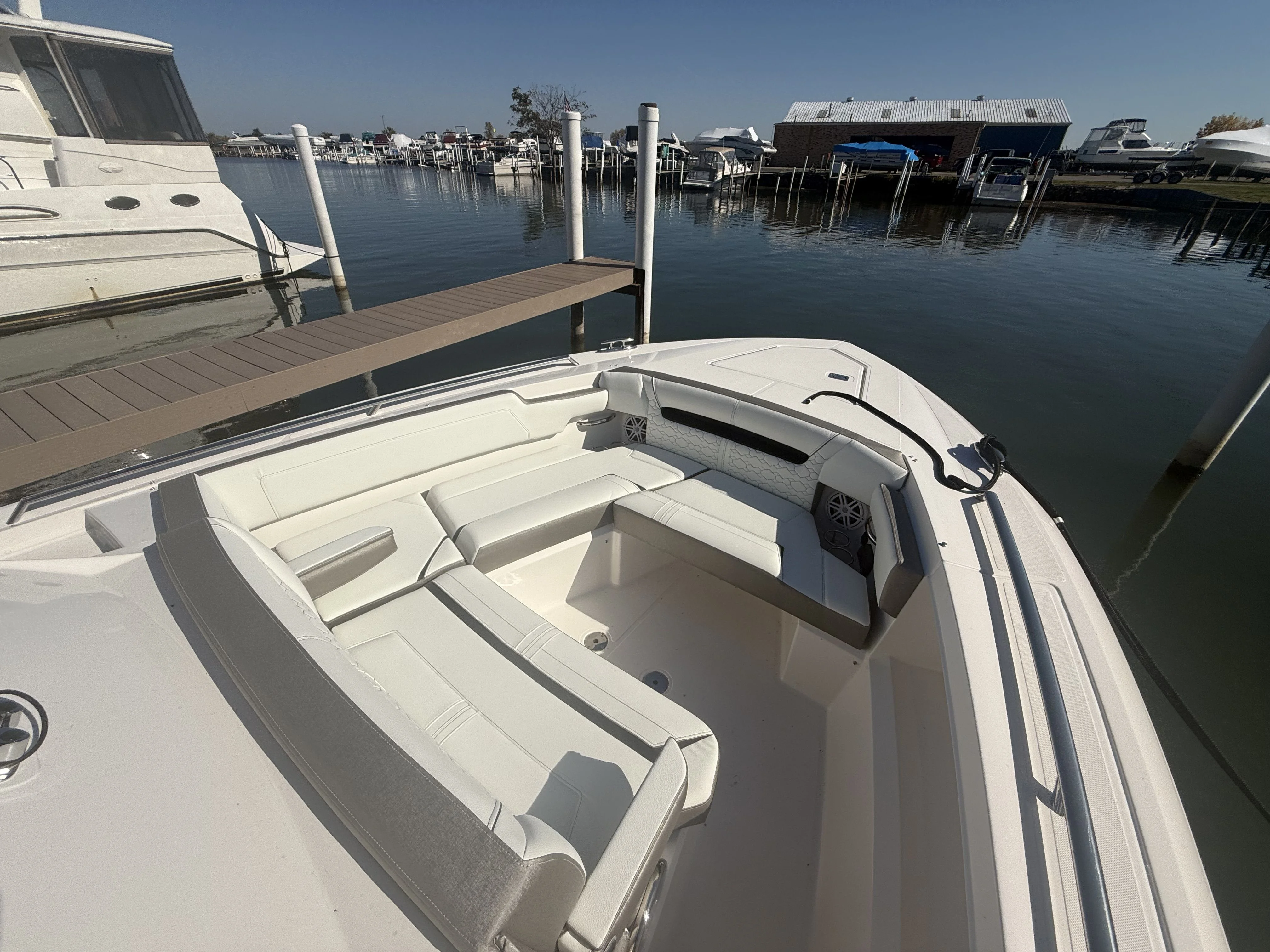 2025 Tiara Yachts 34LS Image Thumbnail #20