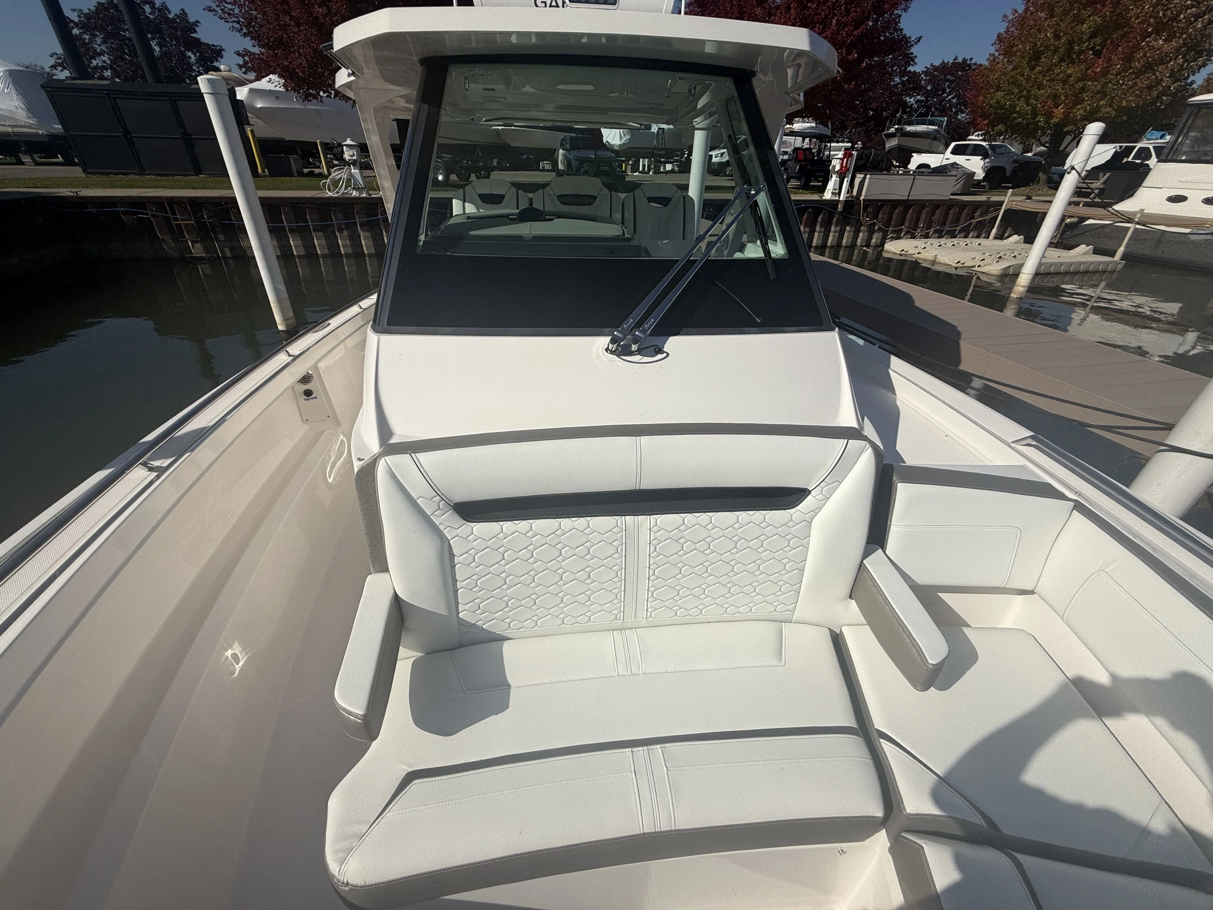 2025 Tiara Yachts 34LS Image Thumbnail #22