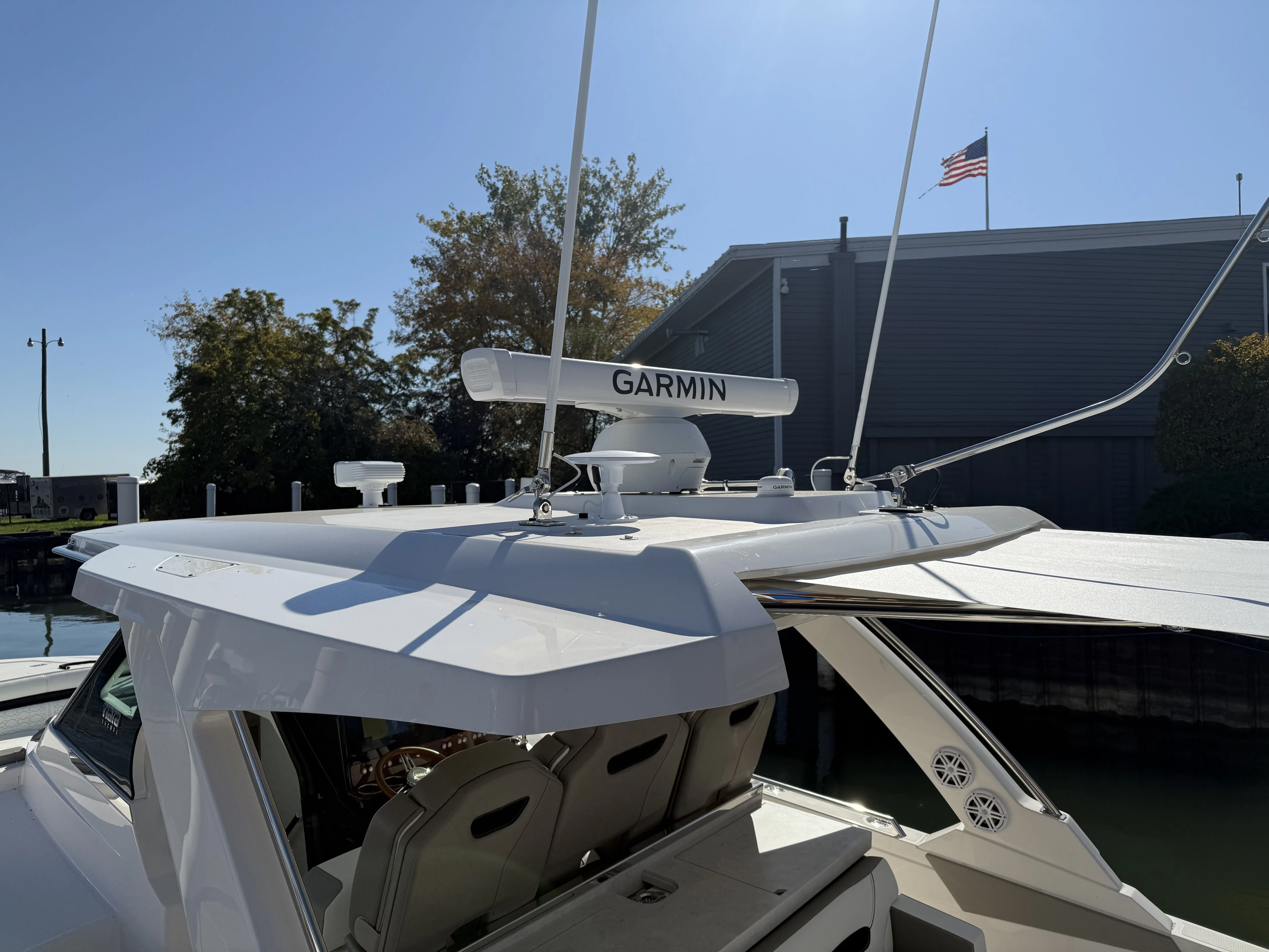 2025 Tiara Yachts 34LS Image Thumbnail #25