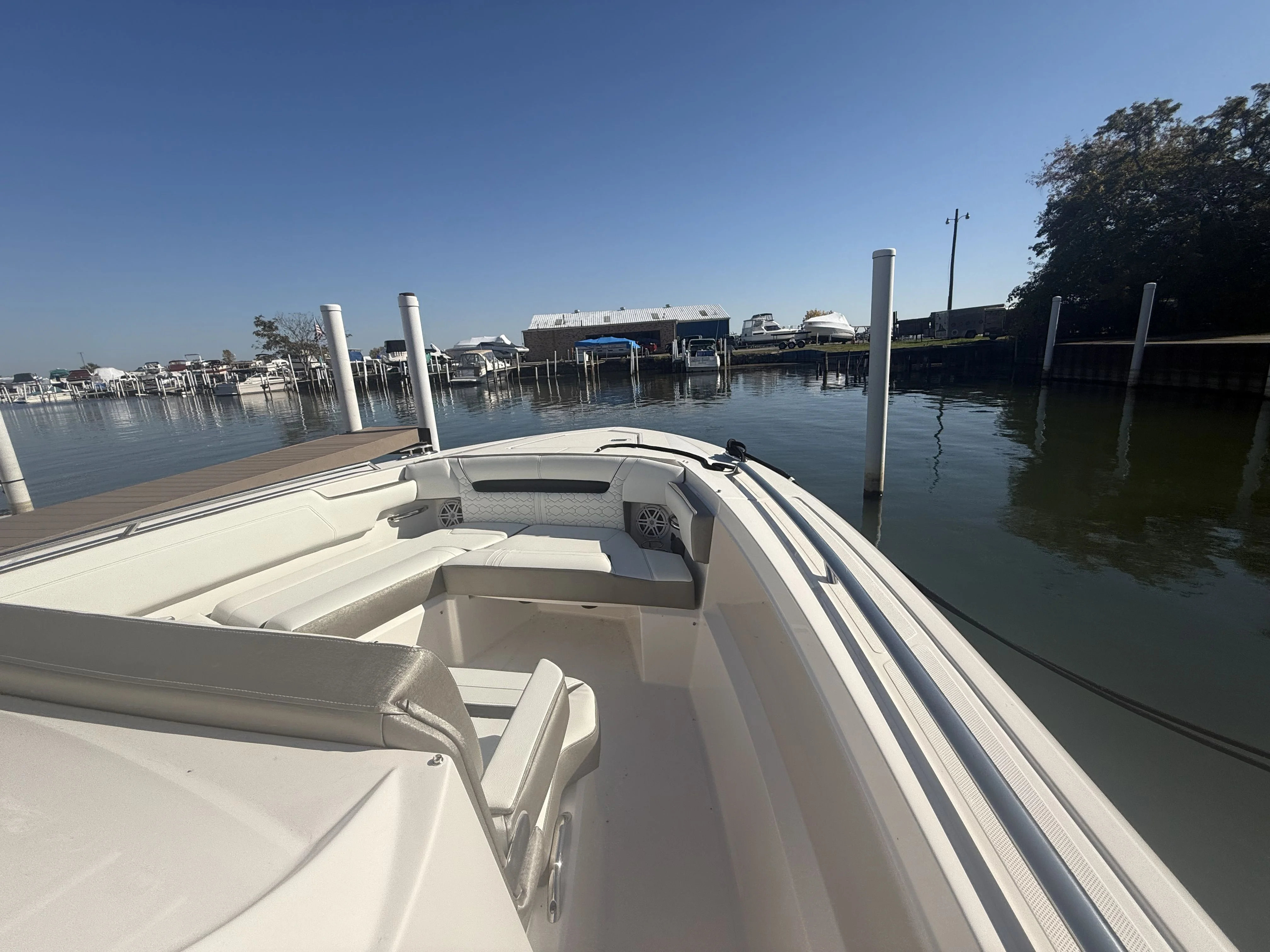 2025 Tiara Yachts 34LS Image Thumbnail #16