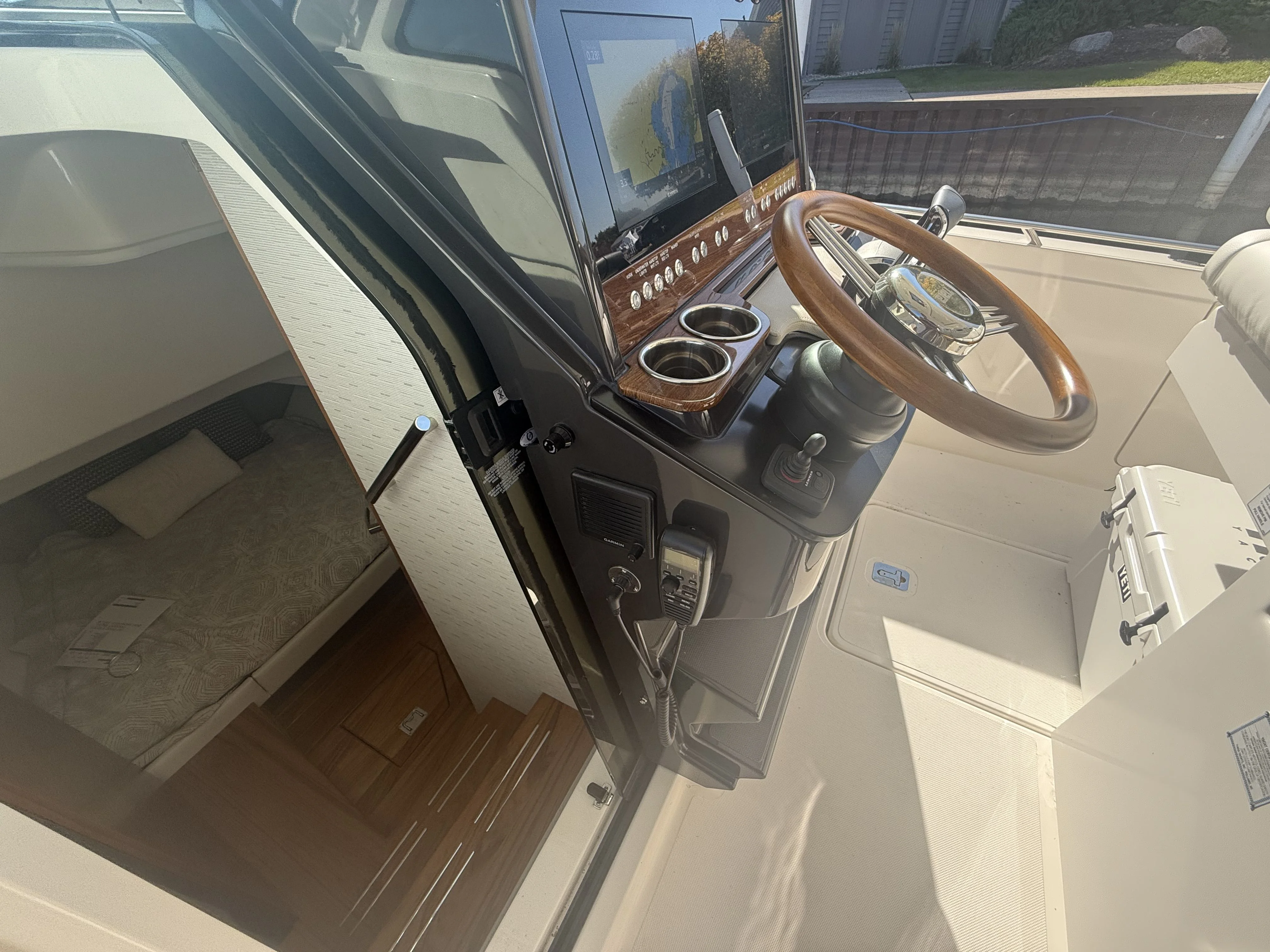 2025 Tiara Yachts 34LS Image Thumbnail #39