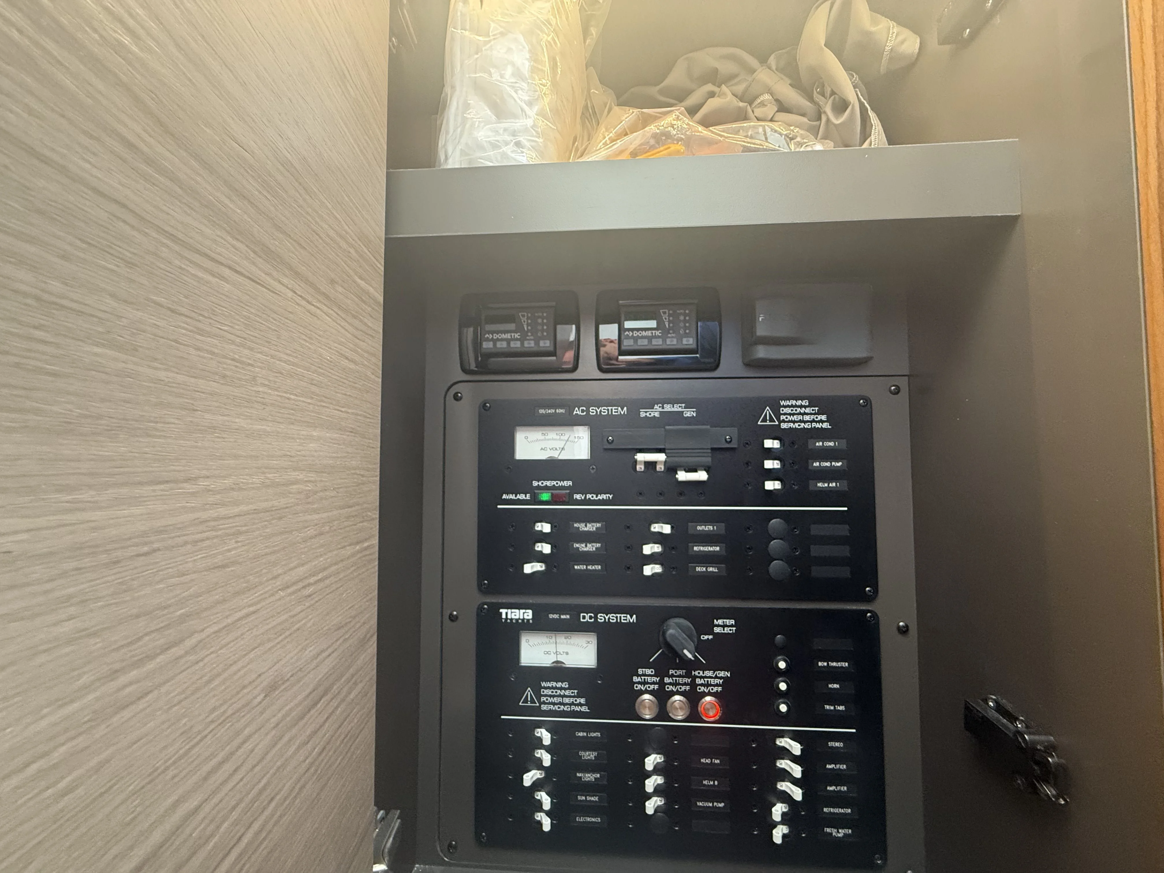 2025 Tiara Yachts 34LS Image Thumbnail #45