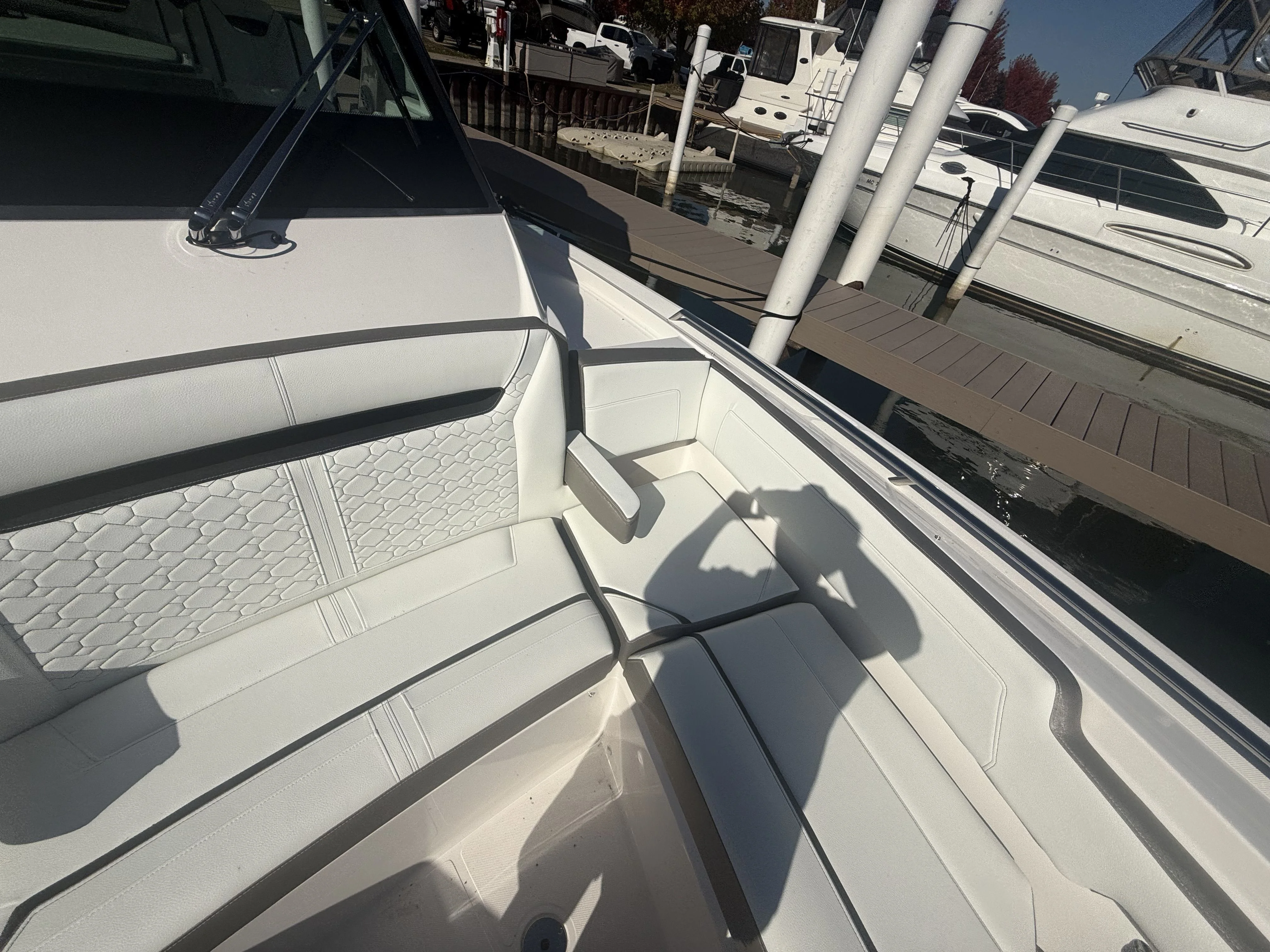 2025 Tiara Yachts 34LS Image Thumbnail #29