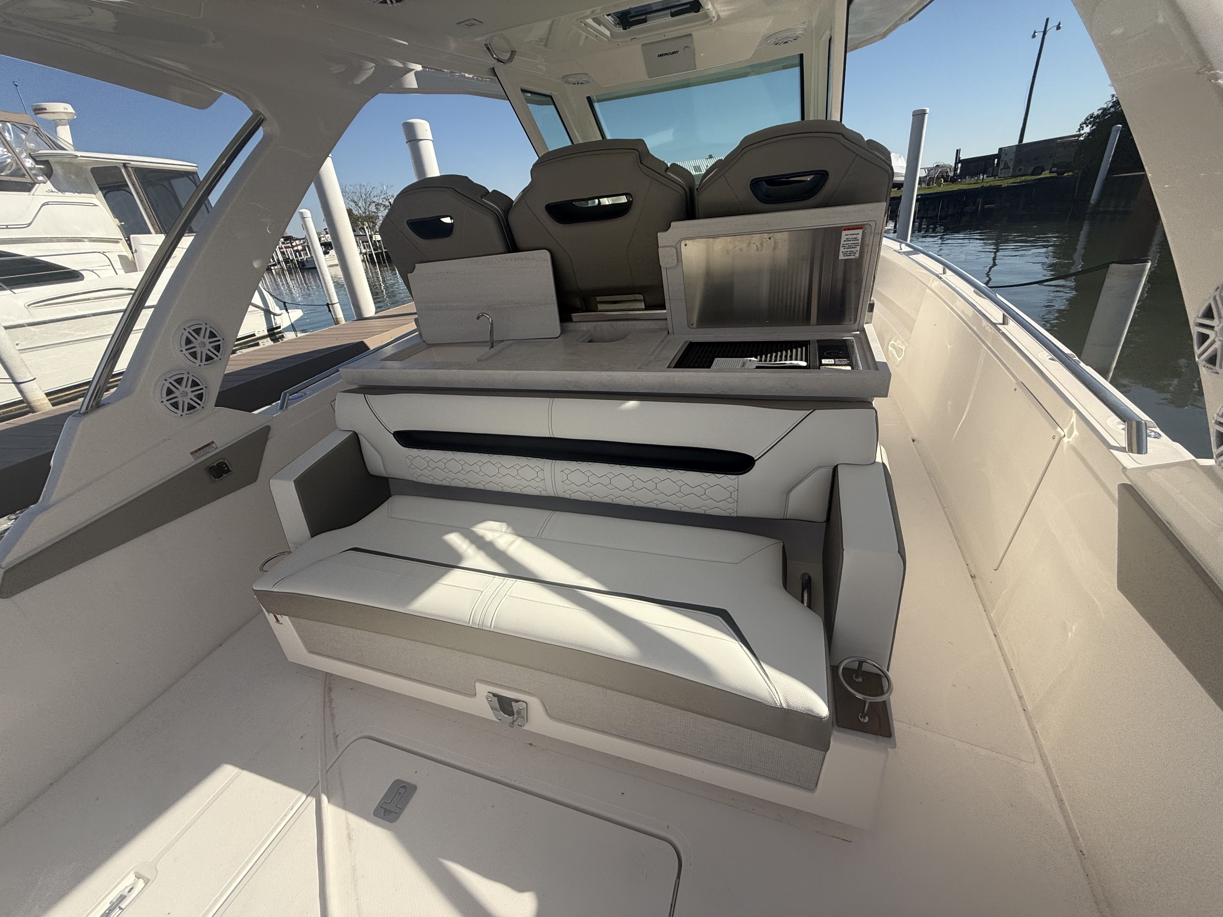 2025 Tiara Yachts 34LS Image Thumbnail #32