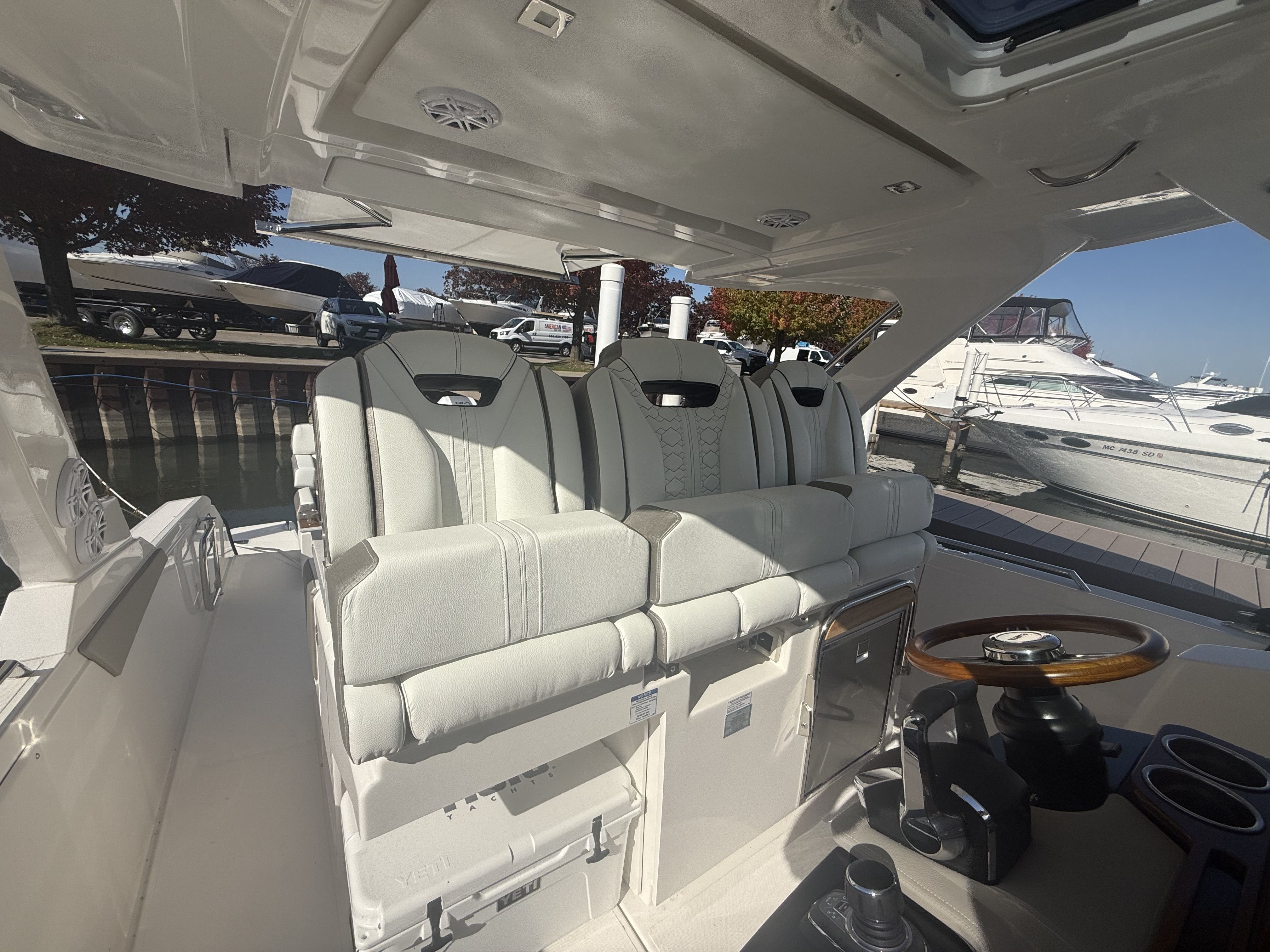 2025 Tiara Yachts 34LS Image Thumbnail #34