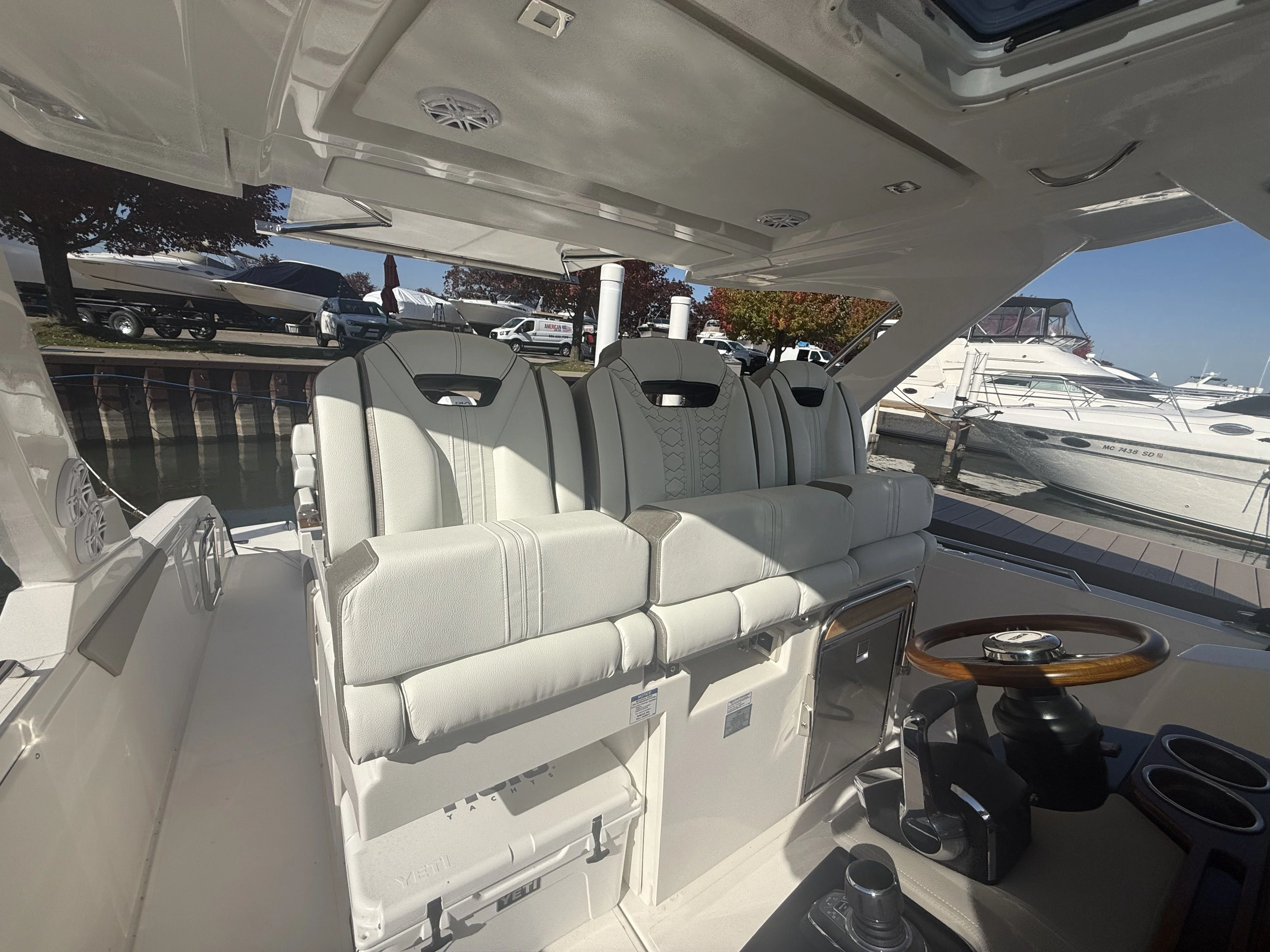 2025 Tiara Yachts 34LS Image Thumbnail #34