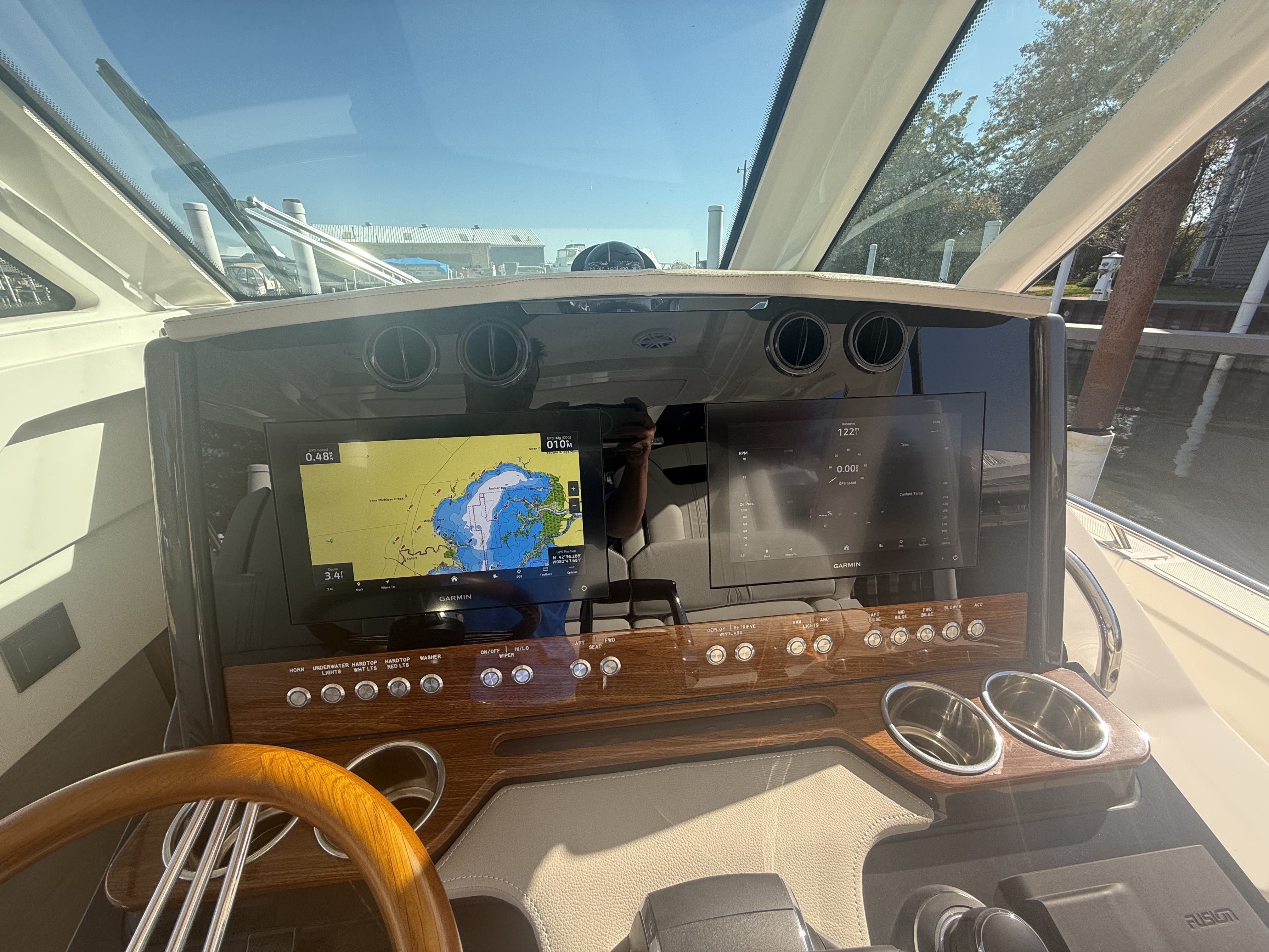 2025 Tiara Yachts 34LS Image Thumbnail #36