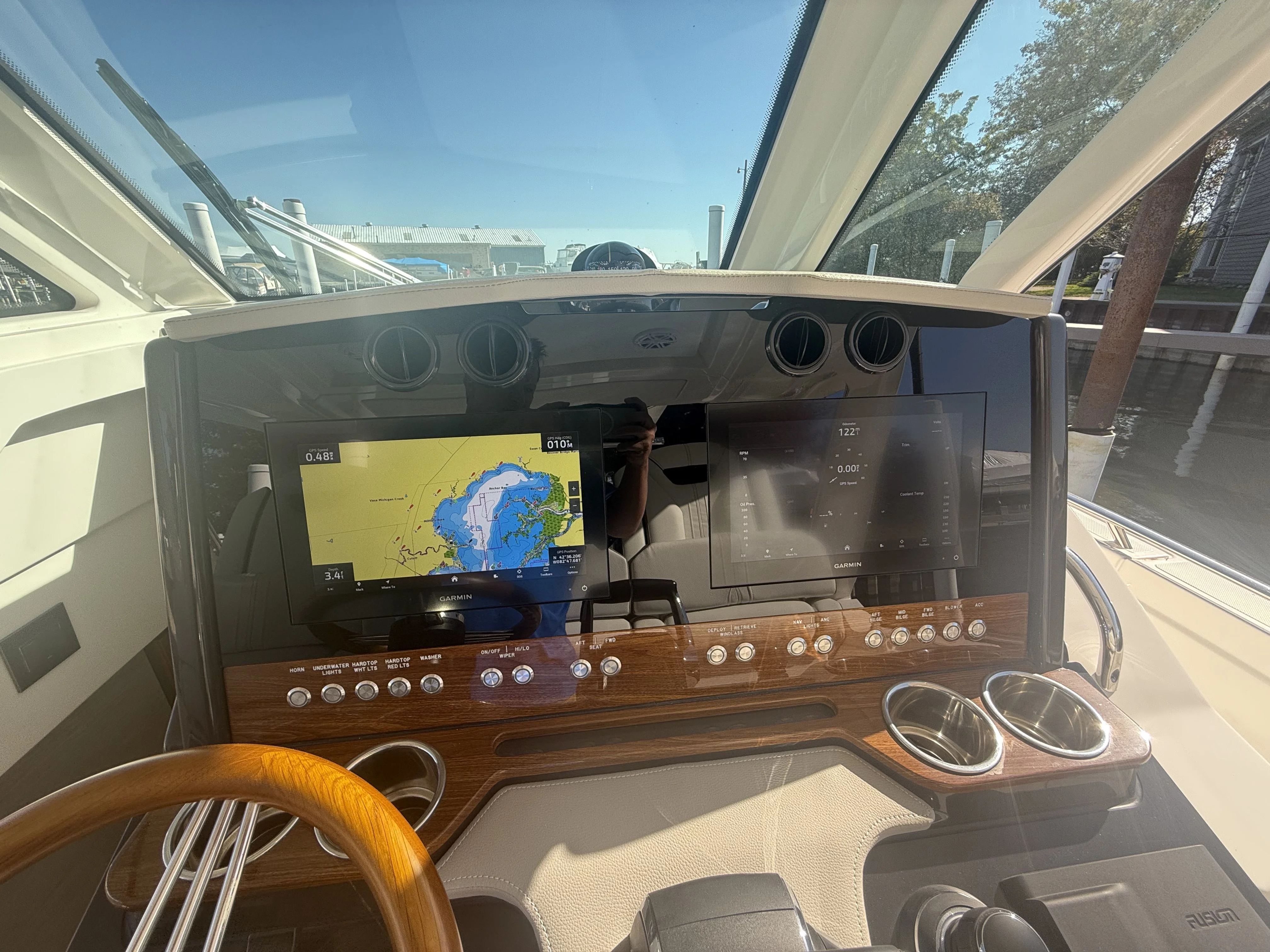 2025 Tiara Yachts 34LS Image Thumbnail #36